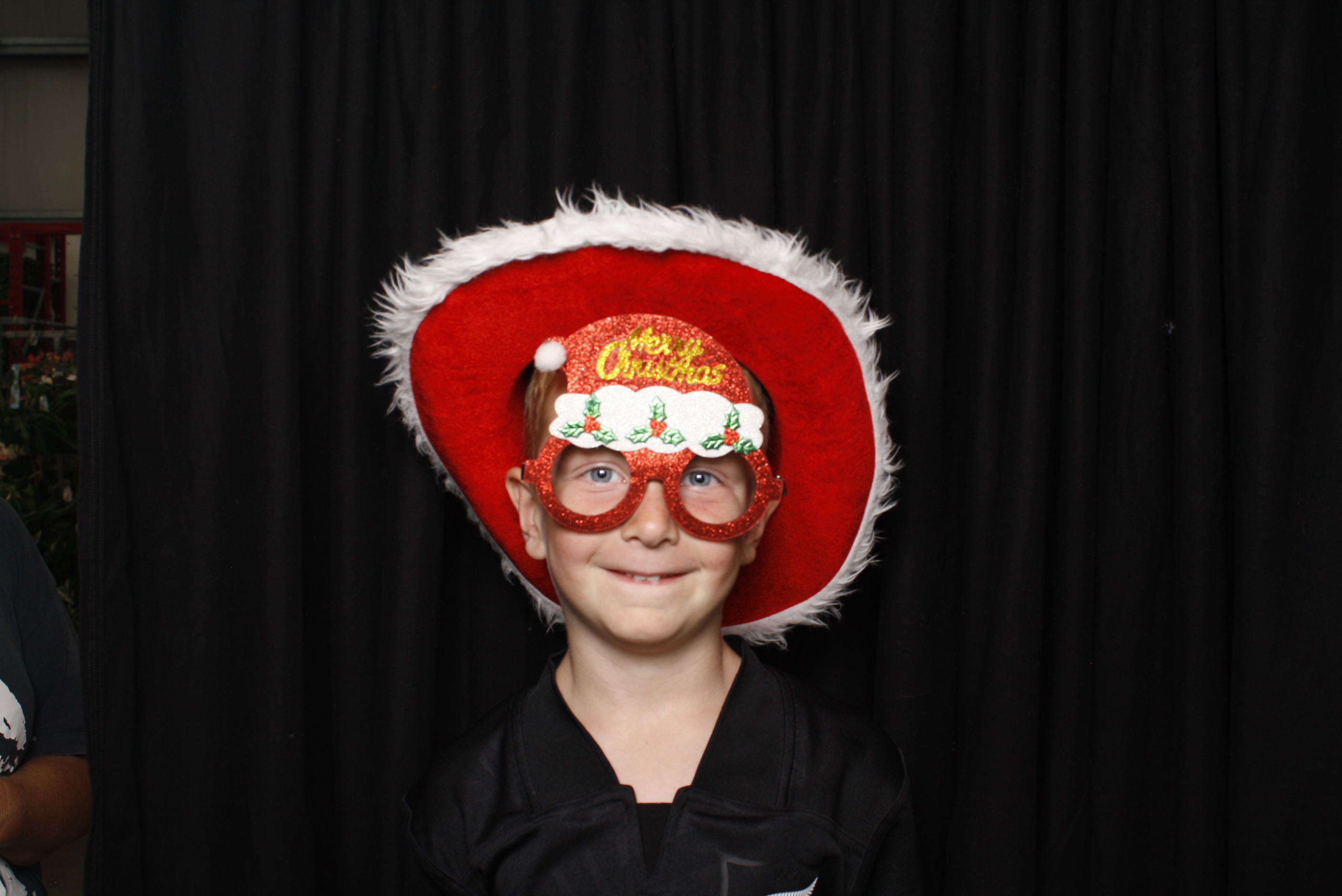 Bunnings - Palmerston North: 17 Dec 2022 | View more photos from the event at wgtngallery.classicphotobooths.co.nz/u/wgtncpbgallery/Bunnings-Palmerston-North-17-Dec-2022