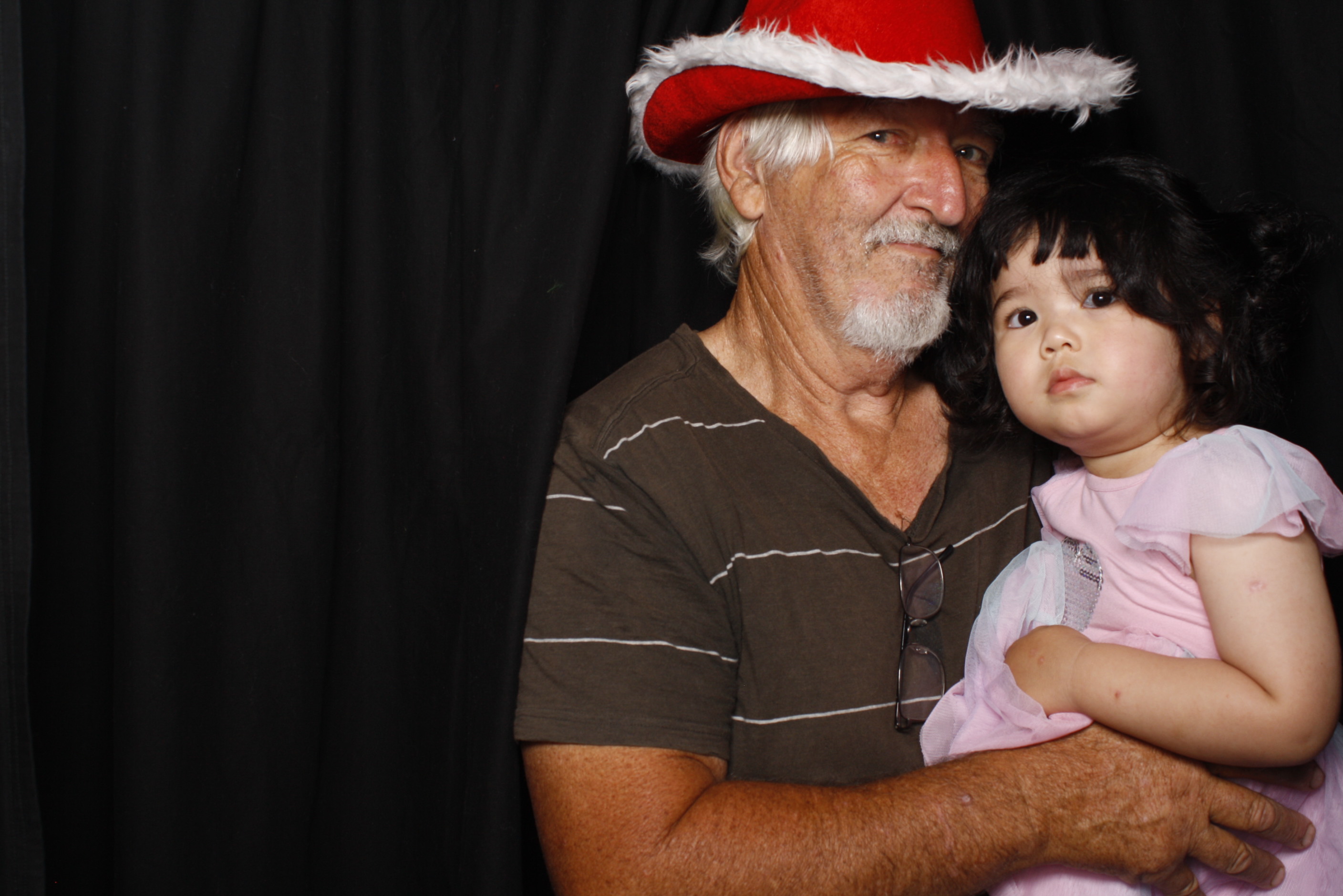 Bunnings - Palmerston North: 17 Dec 2022 | View more photos from the event at wgtngallery.classicphotobooths.co.nz/u/wgtncpbgallery/Bunnings-Palmerston-North-17-Dec-2022