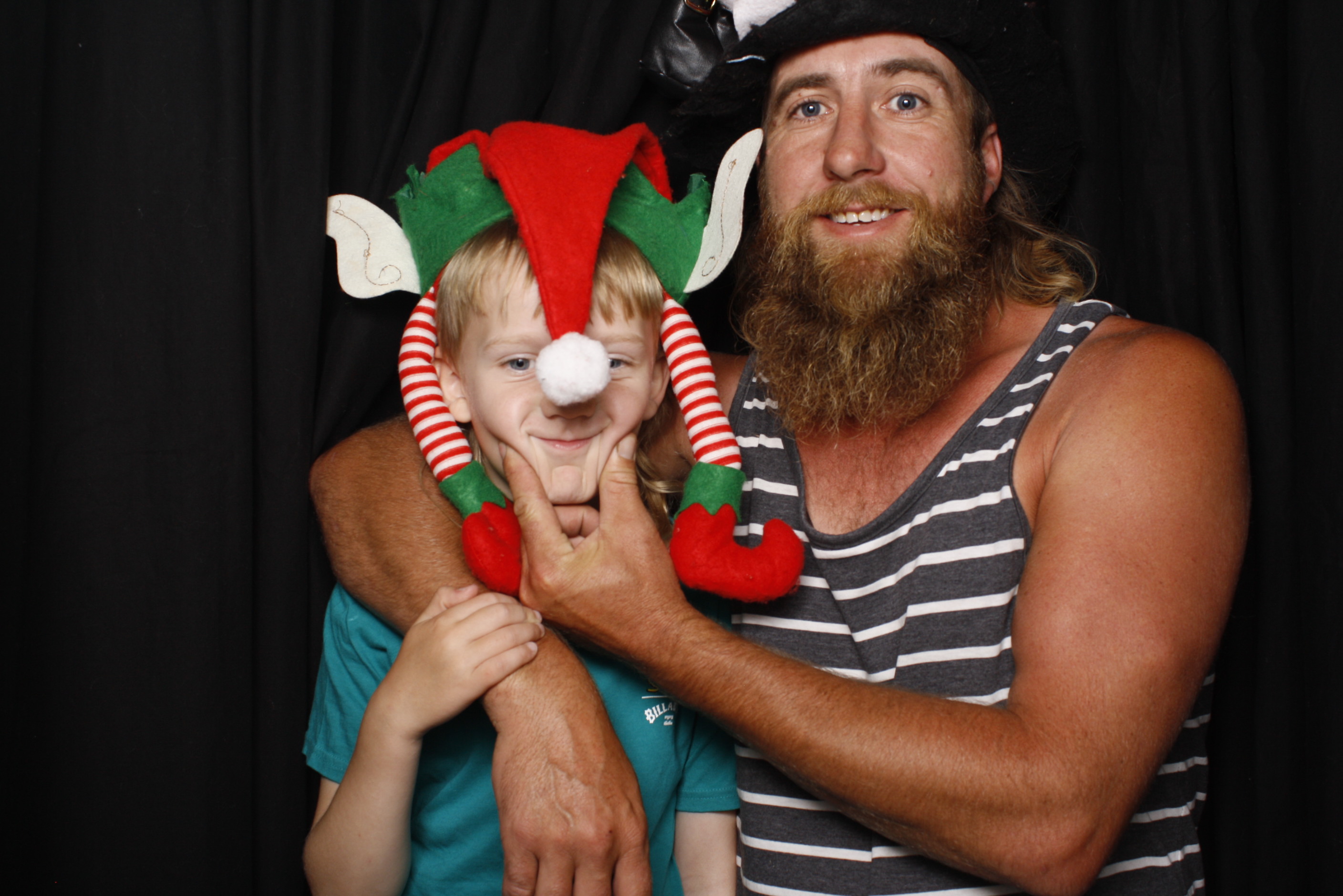 Bunnings - Palmerston North: 17 Dec 2022 | View more photos from the event at wgtngallery.classicphotobooths.co.nz/u/wgtncpbgallery/Bunnings-Palmerston-North-17-Dec-2022