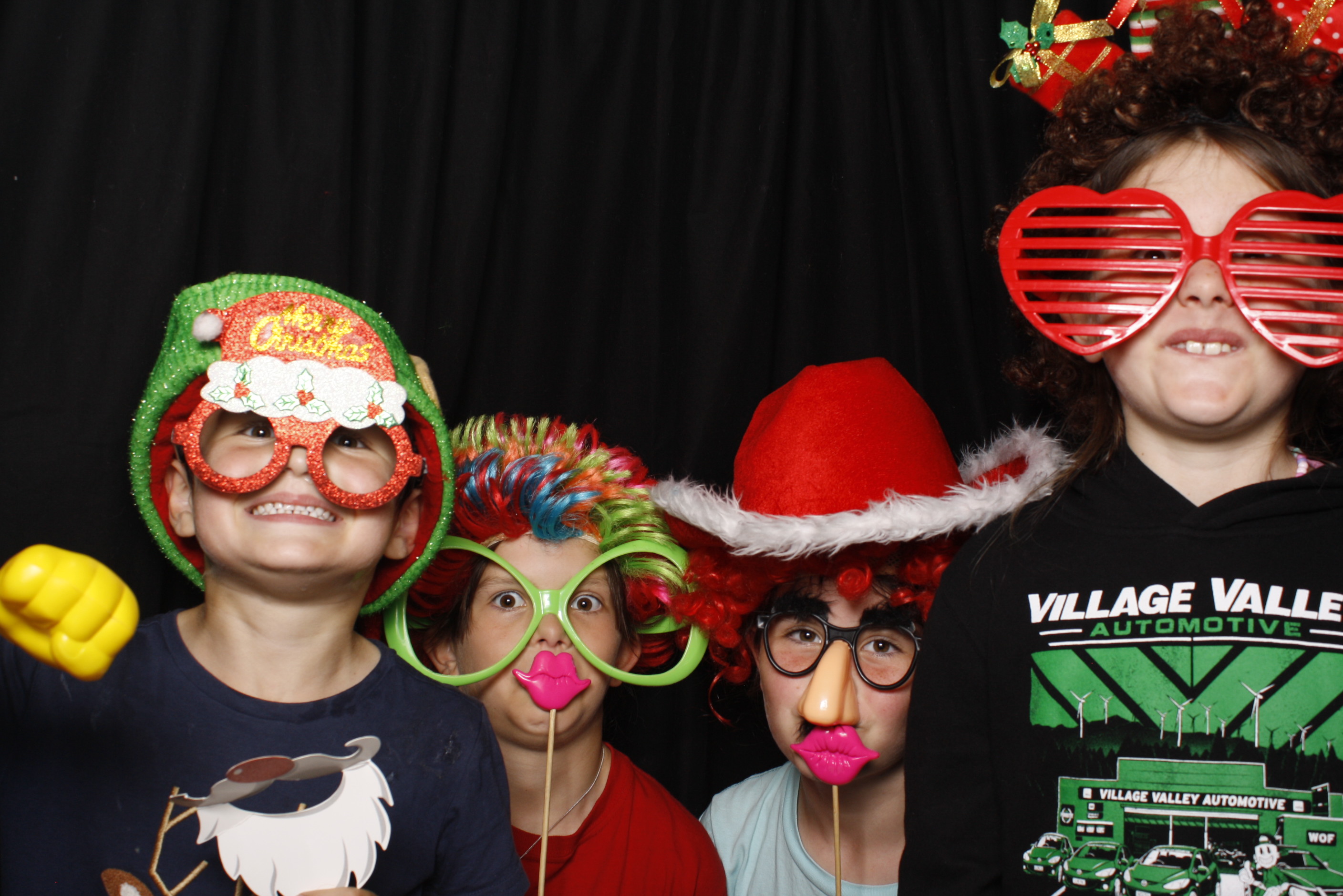 Bunnings - Palmerston North: 17 Dec 2022 | View more photos from the event at wgtngallery.classicphotobooths.co.nz/u/wgtncpbgallery/Bunnings-Palmerston-North-17-Dec-2022