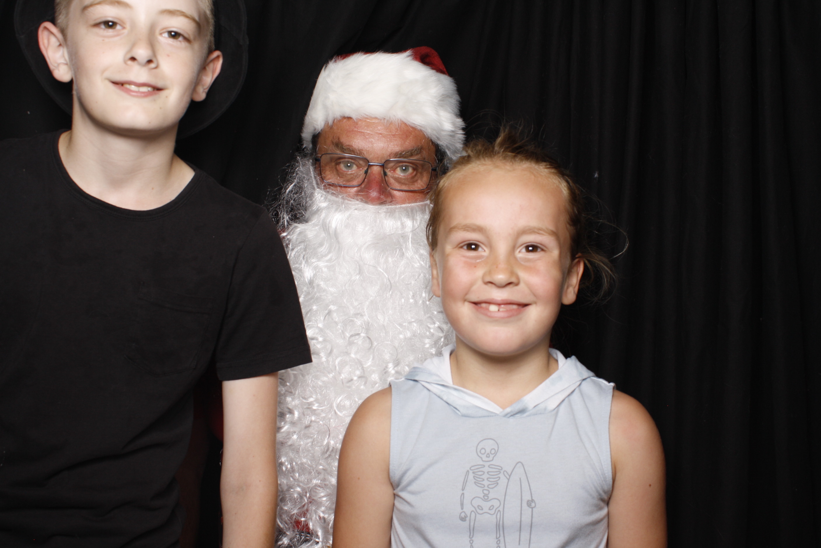 Bunnings - Palmerston North: 17 Dec 2022 | View more photos from the event at wgtngallery.classicphotobooths.co.nz/u/wgtncpbgallery/Bunnings-Palmerston-North-17-Dec-2022