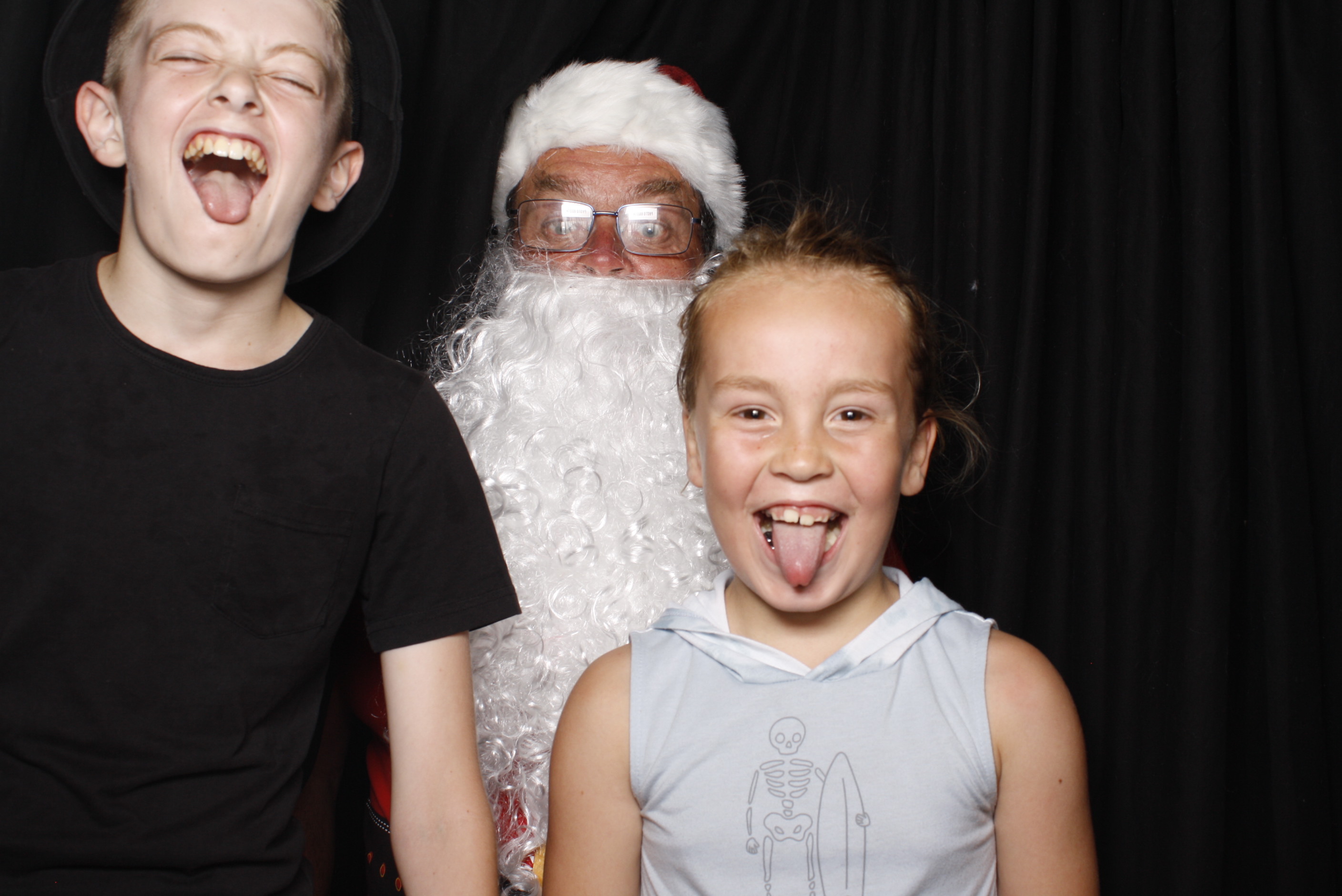 Bunnings - Palmerston North: 17 Dec 2022 | View more photos from the event at wgtngallery.classicphotobooths.co.nz/u/wgtncpbgallery/Bunnings-Palmerston-North-17-Dec-2022