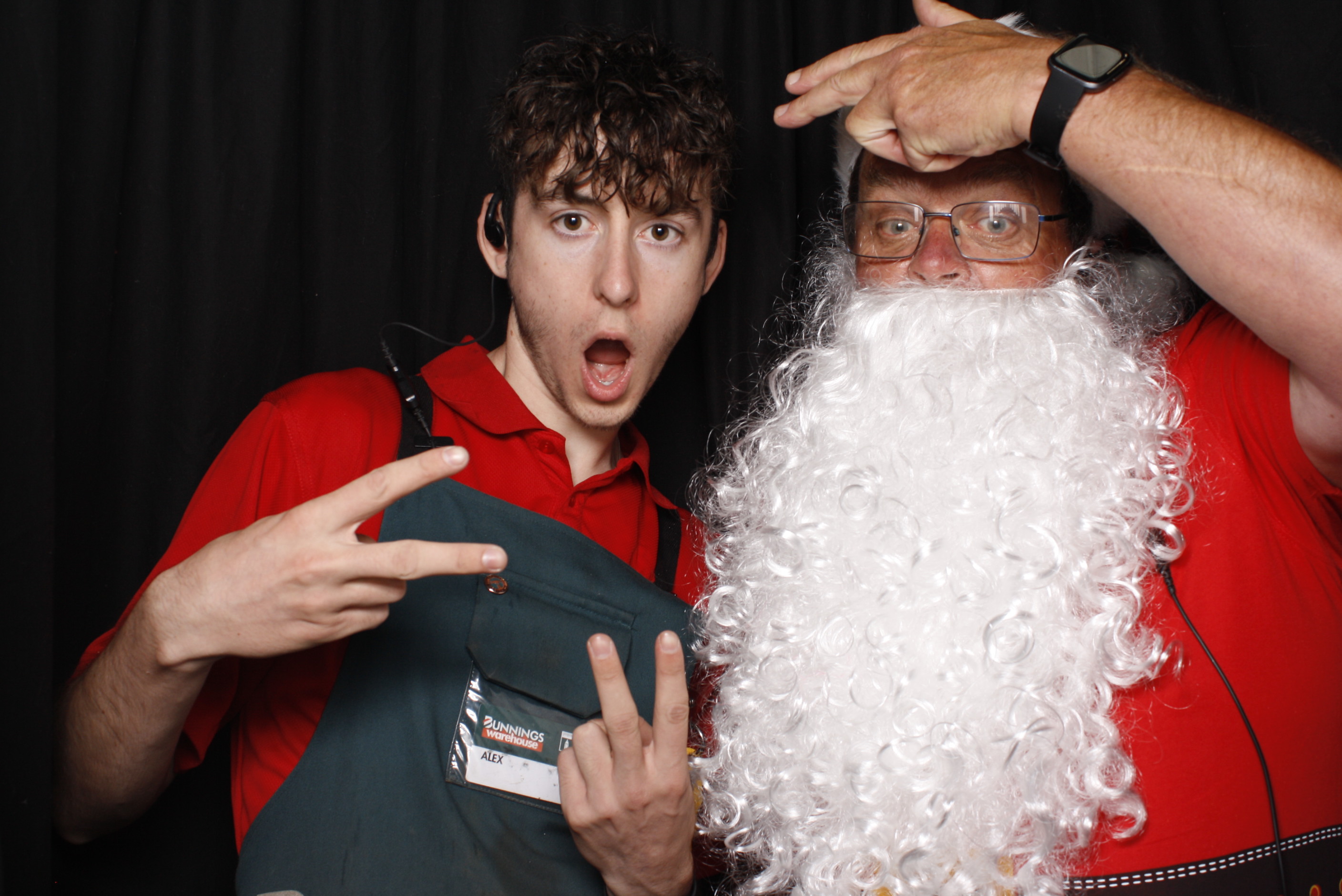 Bunnings - Palmerston North: 17 Dec 2022 | View more photos from the event at wgtngallery.classicphotobooths.co.nz/u/wgtncpbgallery/Bunnings-Palmerston-North-17-Dec-2022
