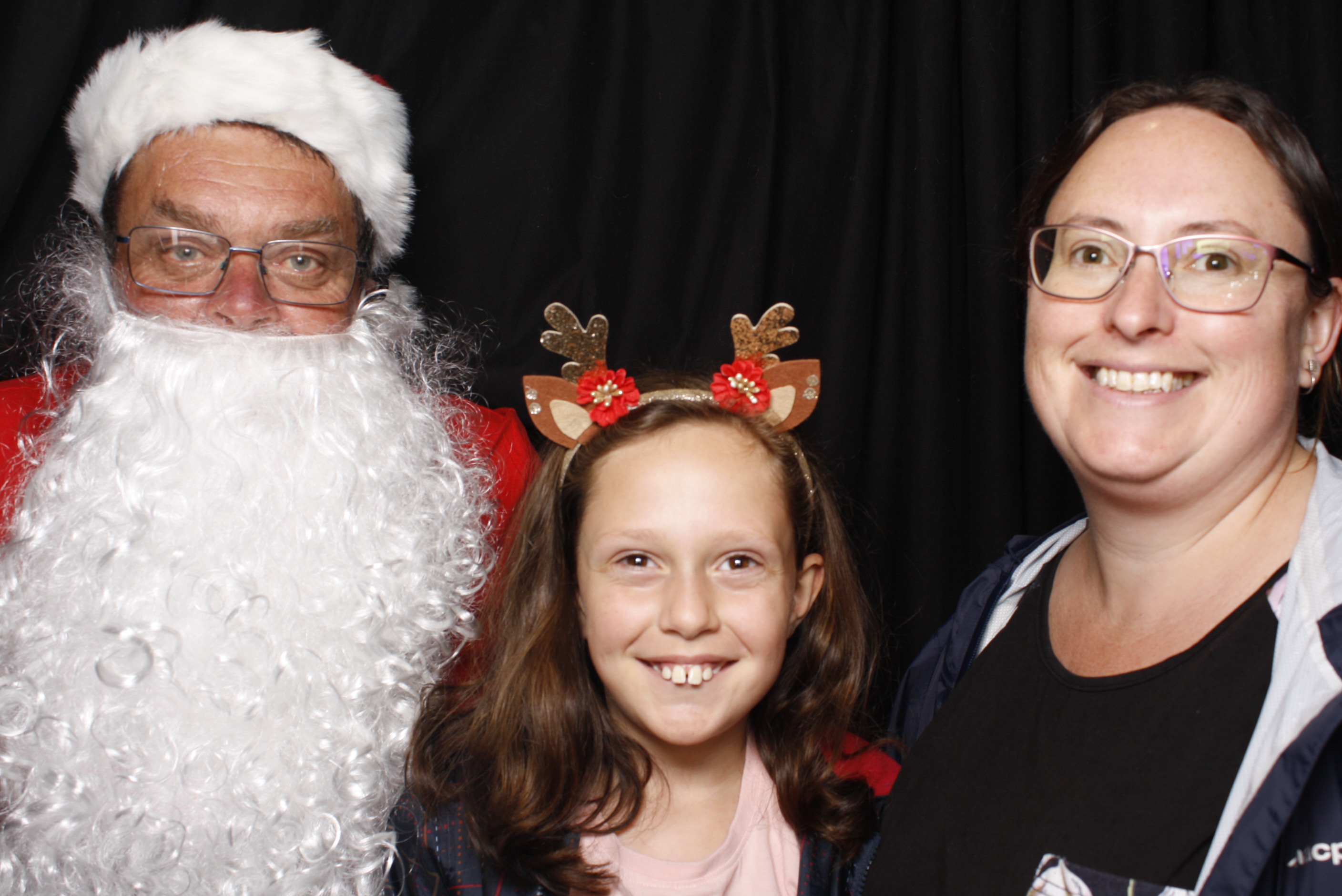 Bunnings - Palmerston North: 17 Dec 2022 | View more photos from the event at wgtngallery.classicphotobooths.co.nz/u/wgtncpbgallery/Bunnings-Palmerston-North-17-Dec-2022