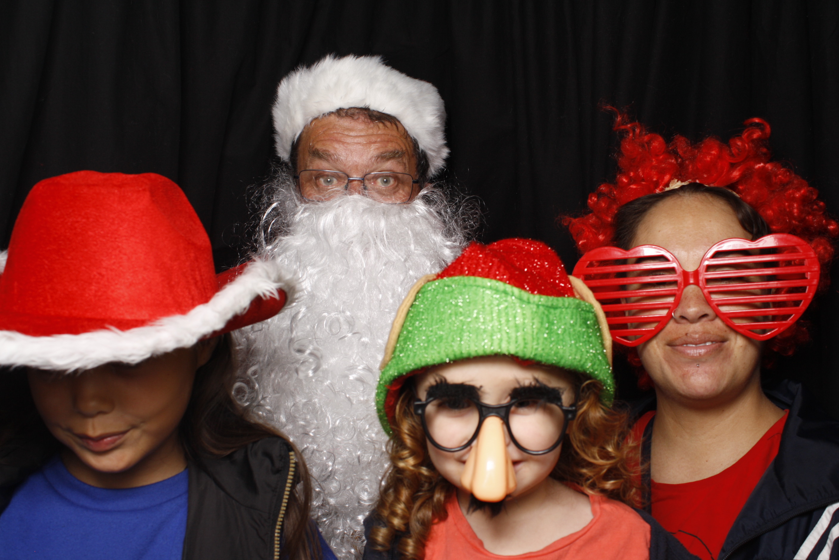 Bunnings - Palmerston North: 17 Dec 2022 | View more photos from the event at wgtngallery.classicphotobooths.co.nz/u/wgtncpbgallery/Bunnings-Palmerston-North-17-Dec-2022