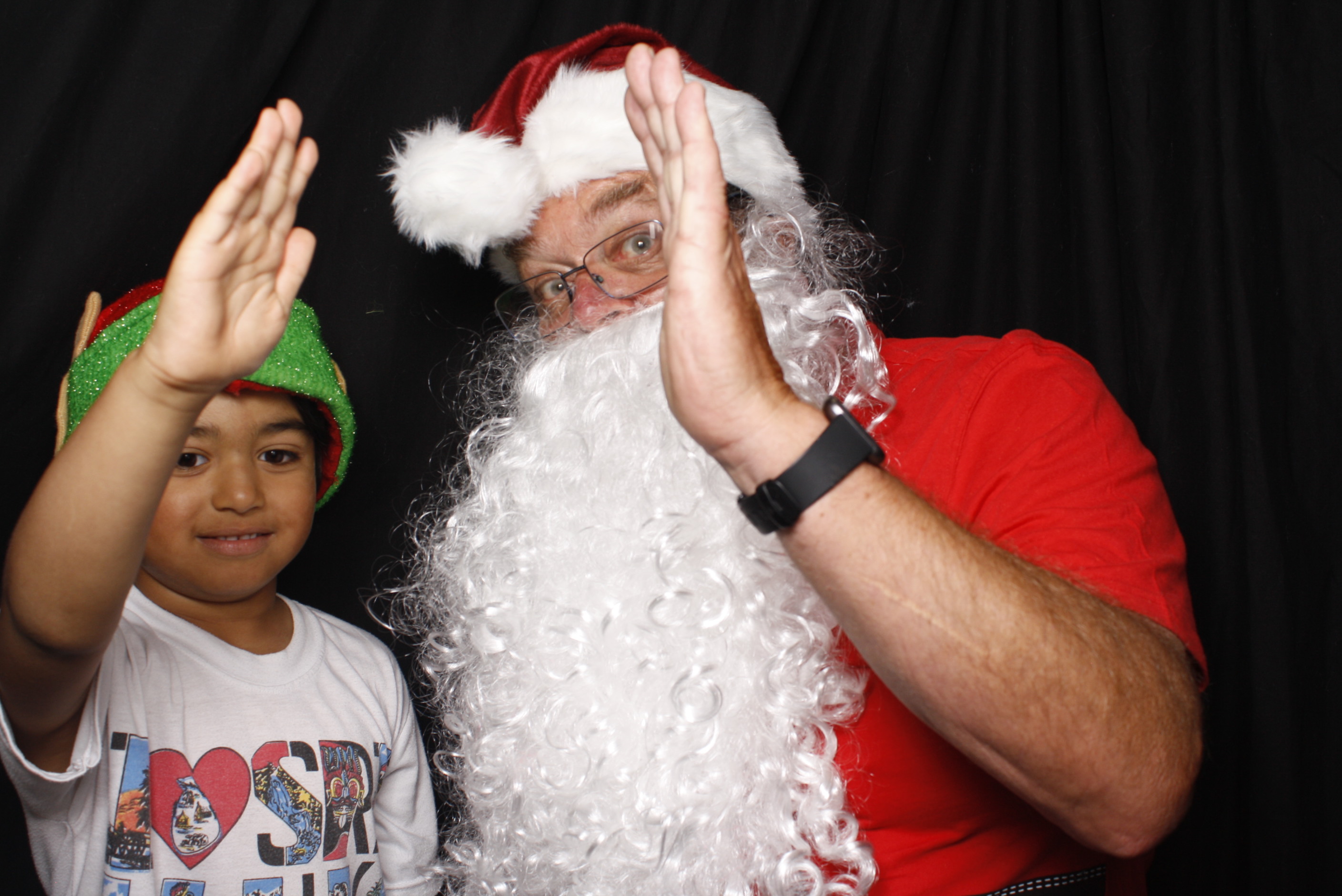 Bunnings - Palmerston North: 17 Dec 2022 | View more photos from the event at wgtngallery.classicphotobooths.co.nz/u/wgtncpbgallery/Bunnings-Palmerston-North-17-Dec-2022