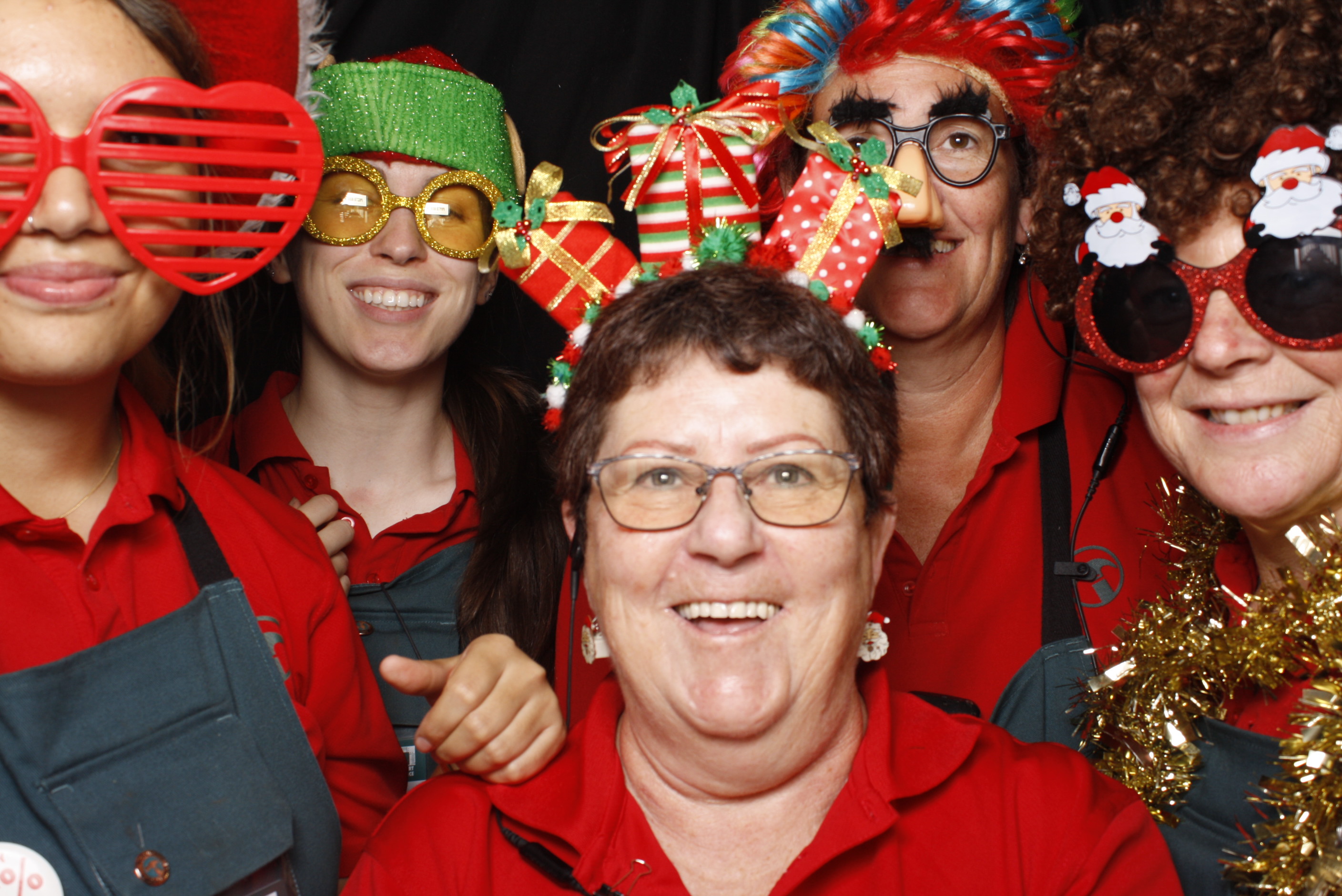 Bunnings - Palmerston North: 17 Dec 2022 | View more photos from the event at wgtngallery.classicphotobooths.co.nz/u/wgtncpbgallery/Bunnings-Palmerston-North-17-Dec-2022
