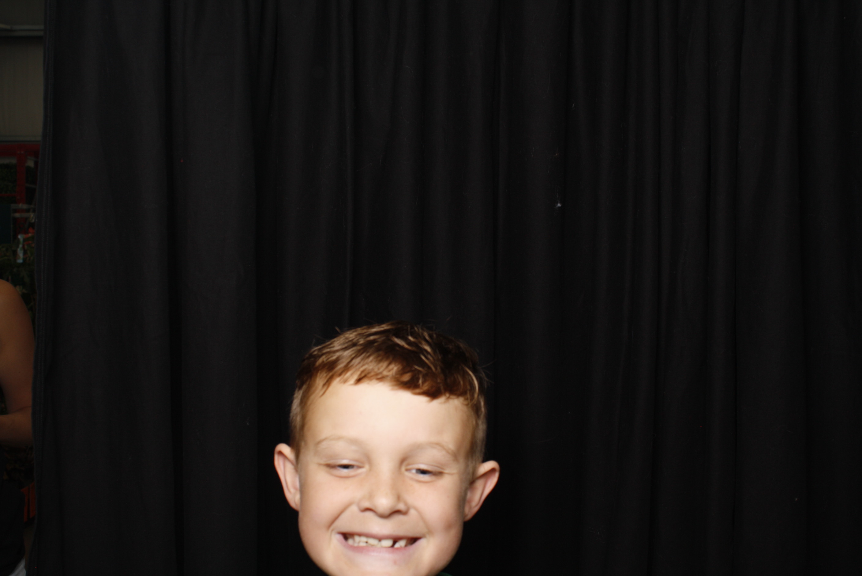 Bunnings - Palmerston North: 17 Dec 2022 | View more photos from the event at wgtngallery.classicphotobooths.co.nz/u/wgtncpbgallery/Bunnings-Palmerston-North-17-Dec-2022