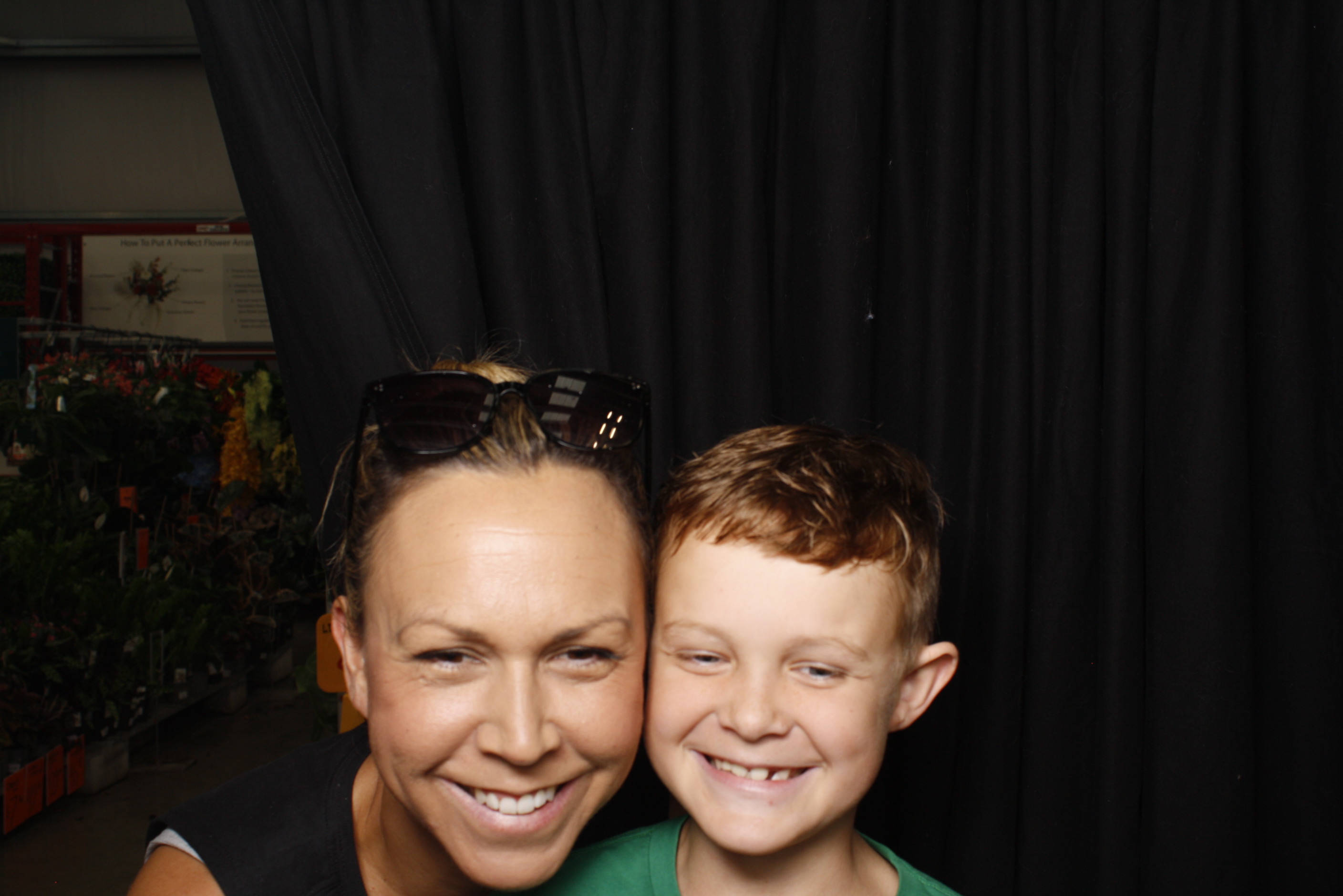 Bunnings - Palmerston North: 17 Dec 2022 | View more photos from the event at wgtngallery.classicphotobooths.co.nz/u/wgtncpbgallery/Bunnings-Palmerston-North-17-Dec-2022