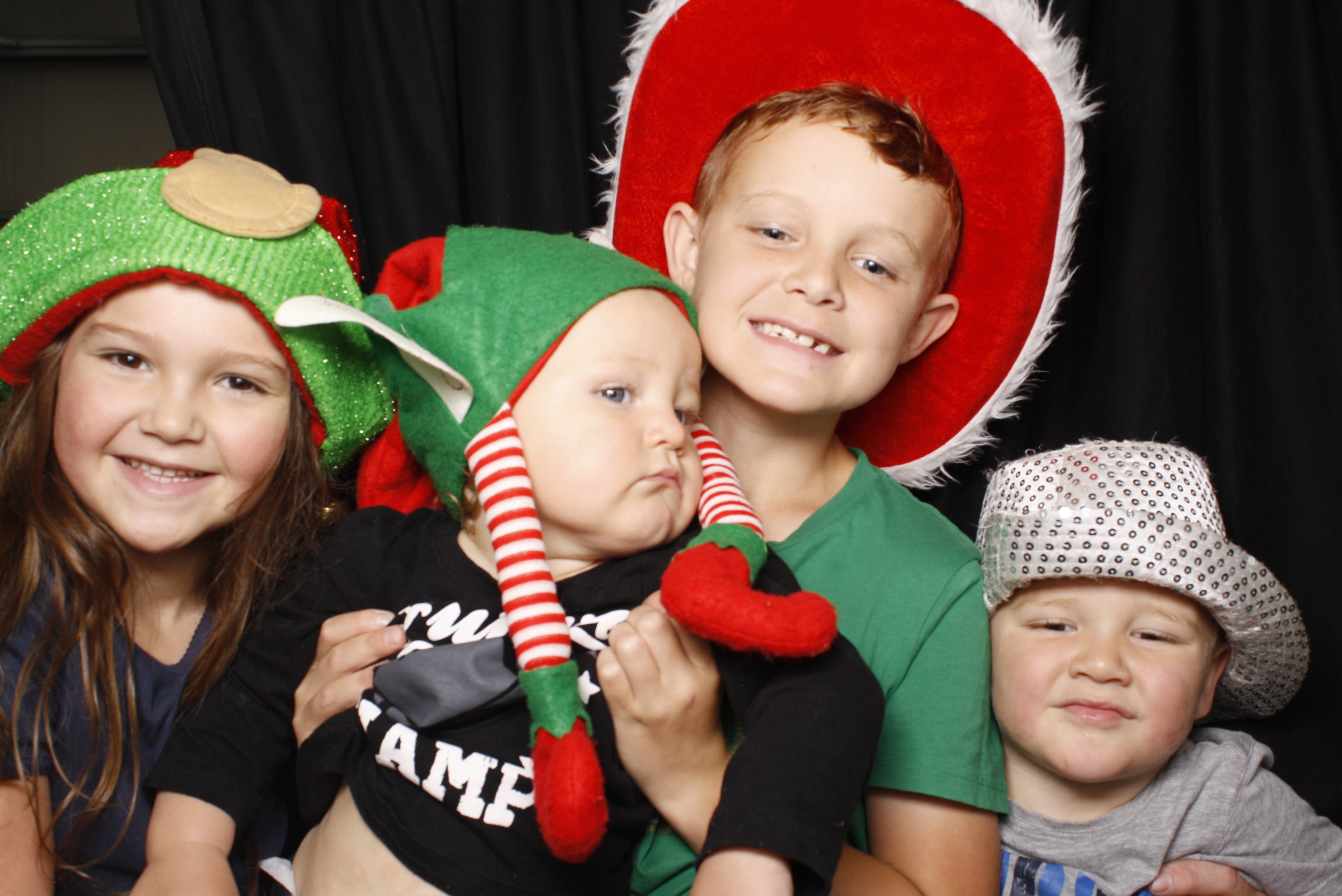 Bunnings - Palmerston North: 17 Dec 2022 | View more photos from the event at wgtngallery.classicphotobooths.co.nz/u/wgtncpbgallery/Bunnings-Palmerston-North-17-Dec-2022