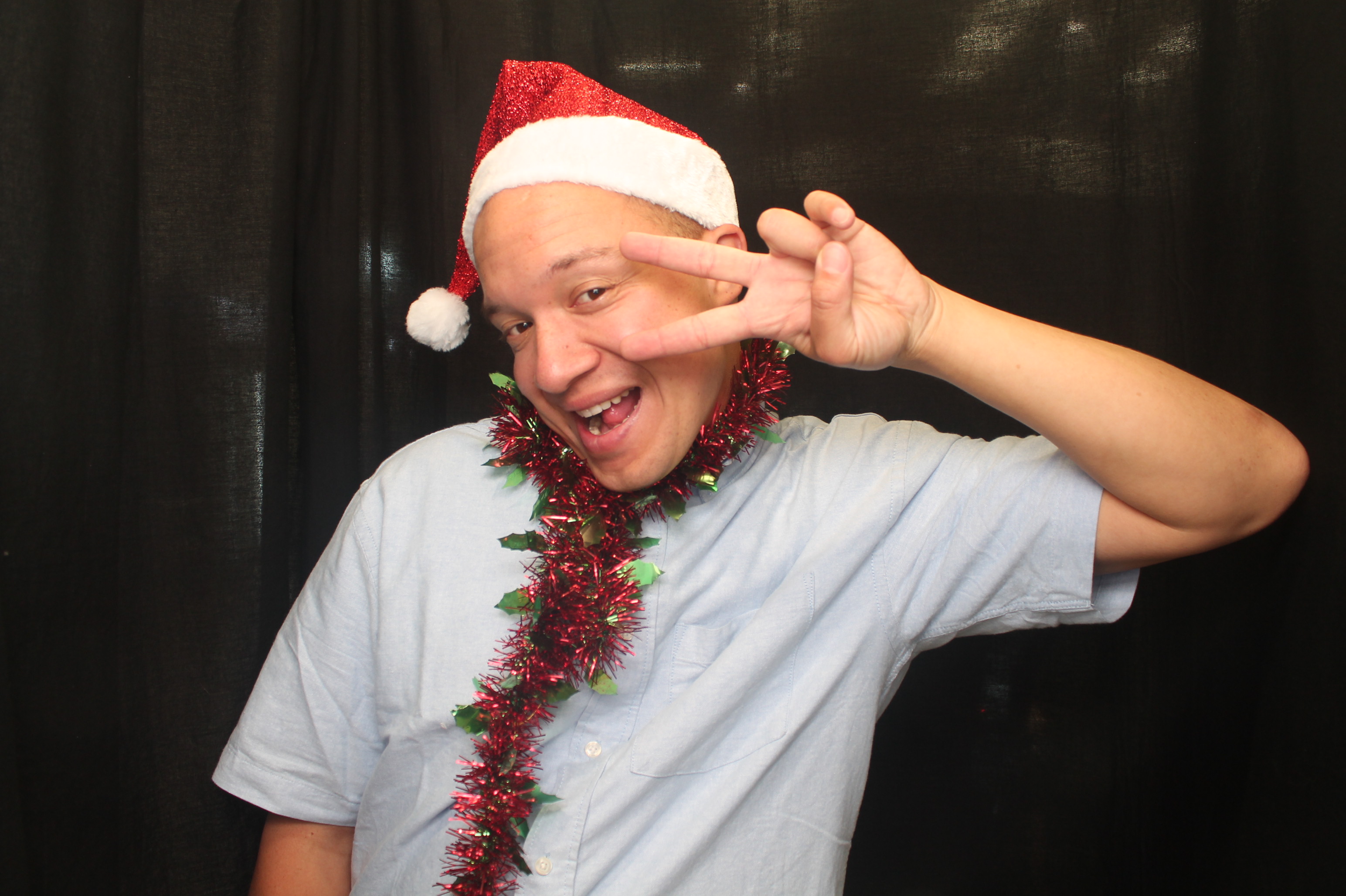 Bunnings - Porirua: 18 Dec 2022 | View more photos from the event at wgtngallery.classicphotobooths.co.nz/u/wgtncpbgallery/Bunnings-Porirua-18-Dec-2022