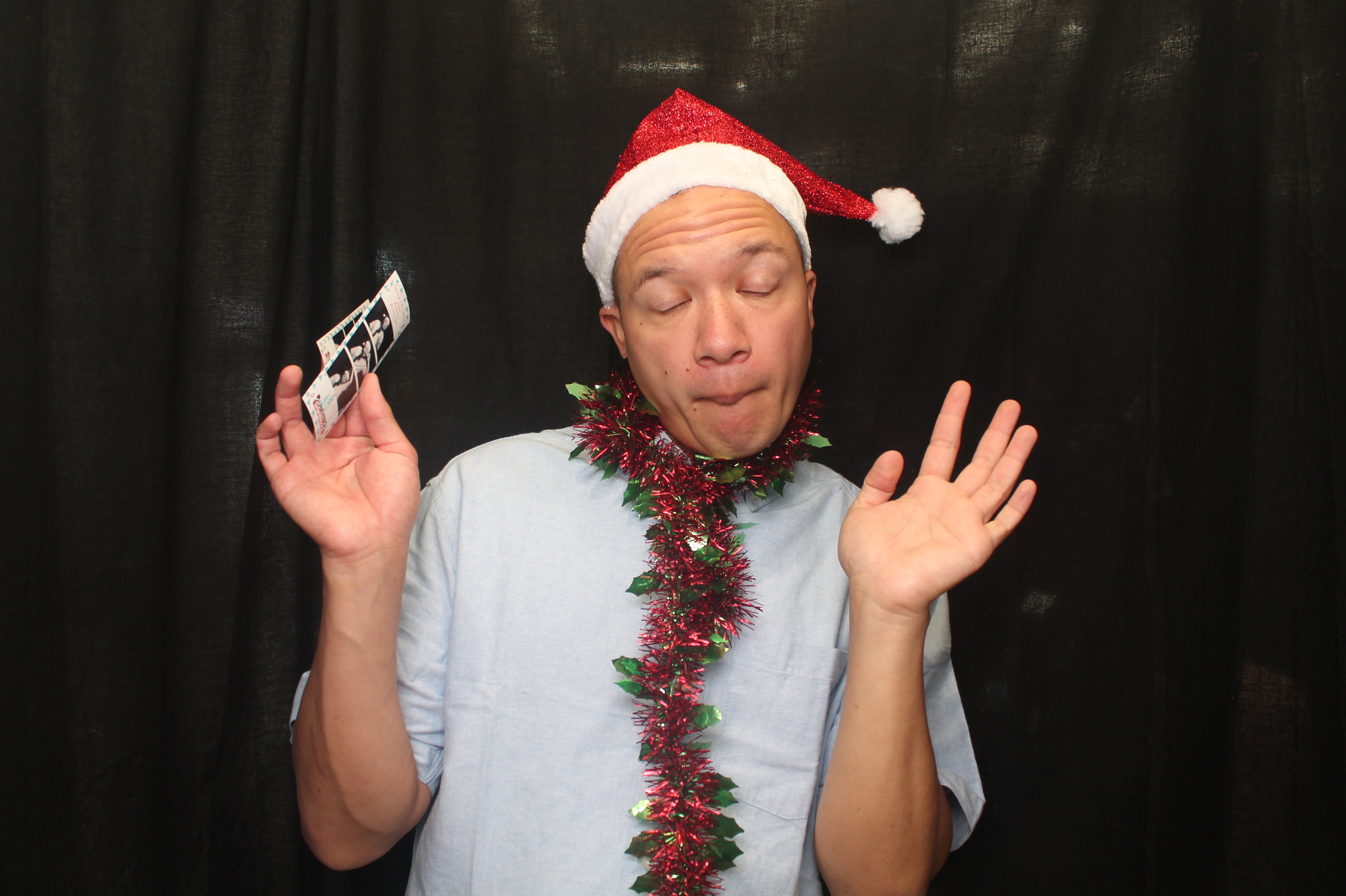 Bunnings - Porirua: 18 Dec 2022 | View more photos from the event at wgtngallery.classicphotobooths.co.nz/u/wgtncpbgallery/Bunnings-Porirua-18-Dec-2022