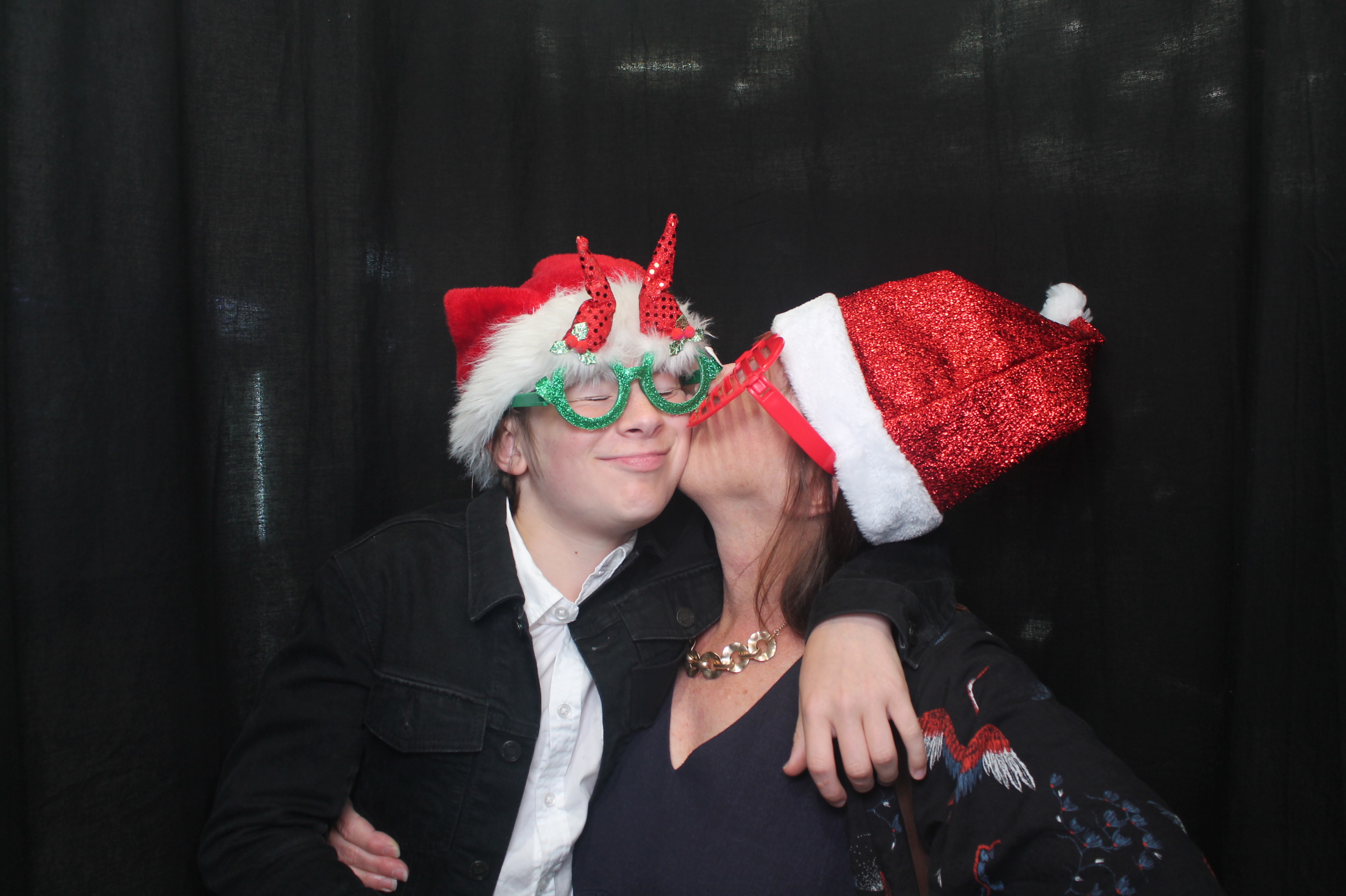 Bunnings - Porirua: 18 Dec 2022 | View more photos from the event at wgtngallery.classicphotobooths.co.nz/u/wgtncpbgallery/Bunnings-Porirua-18-Dec-2022