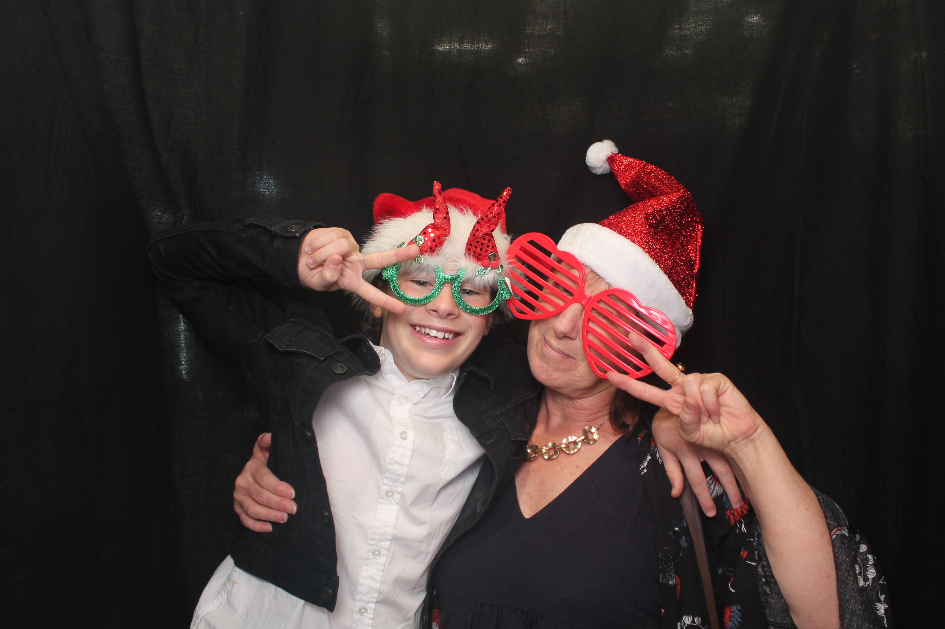 Bunnings - Porirua: 18 Dec 2022 | View more photos from the event at wgtngallery.classicphotobooths.co.nz/u/wgtncpbgallery/Bunnings-Porirua-18-Dec-2022