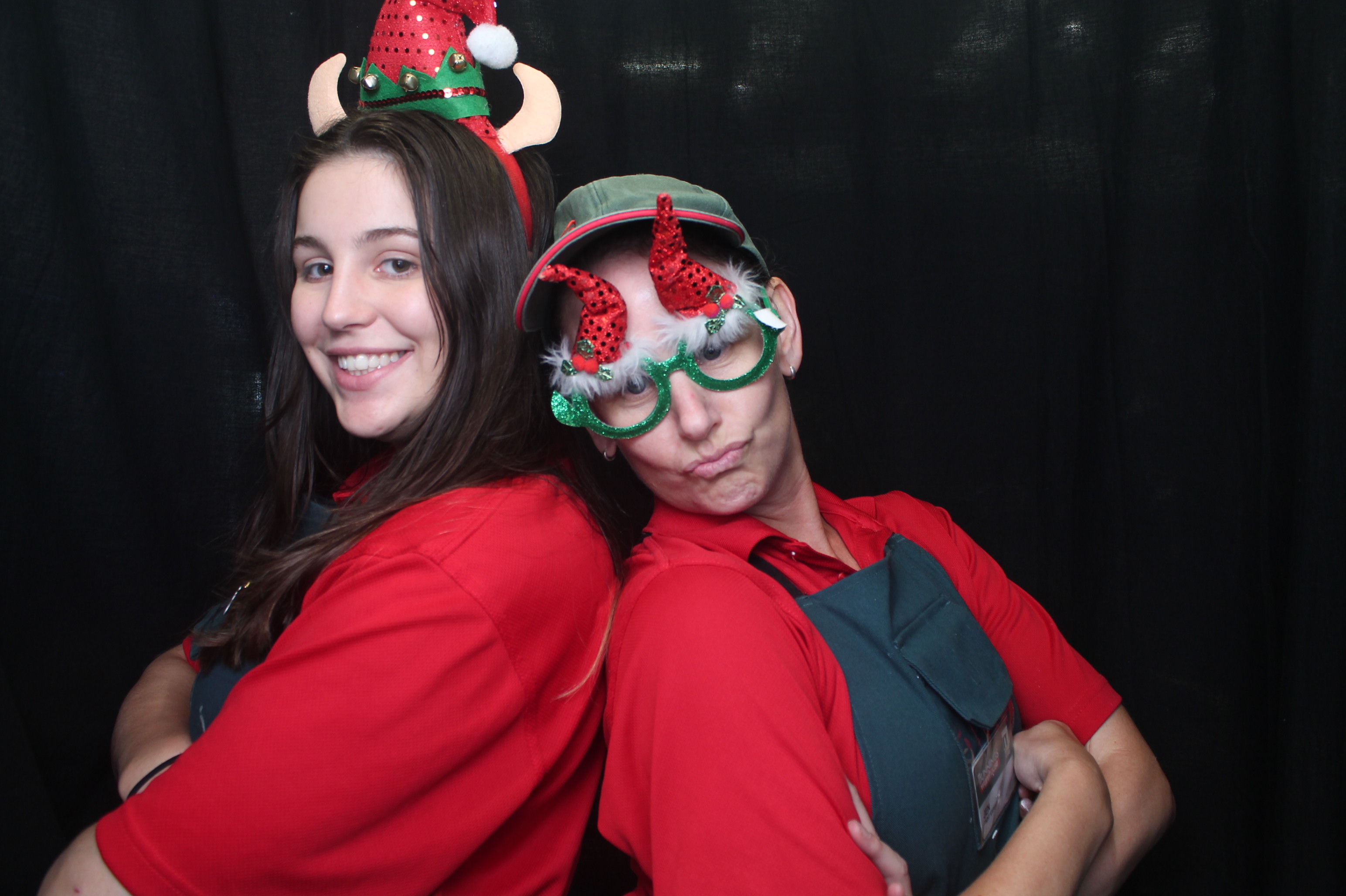 Bunnings - Porirua: 18 Dec 2022 | View more photos from the event at wgtngallery.classicphotobooths.co.nz/u/wgtncpbgallery/Bunnings-Porirua-18-Dec-2022