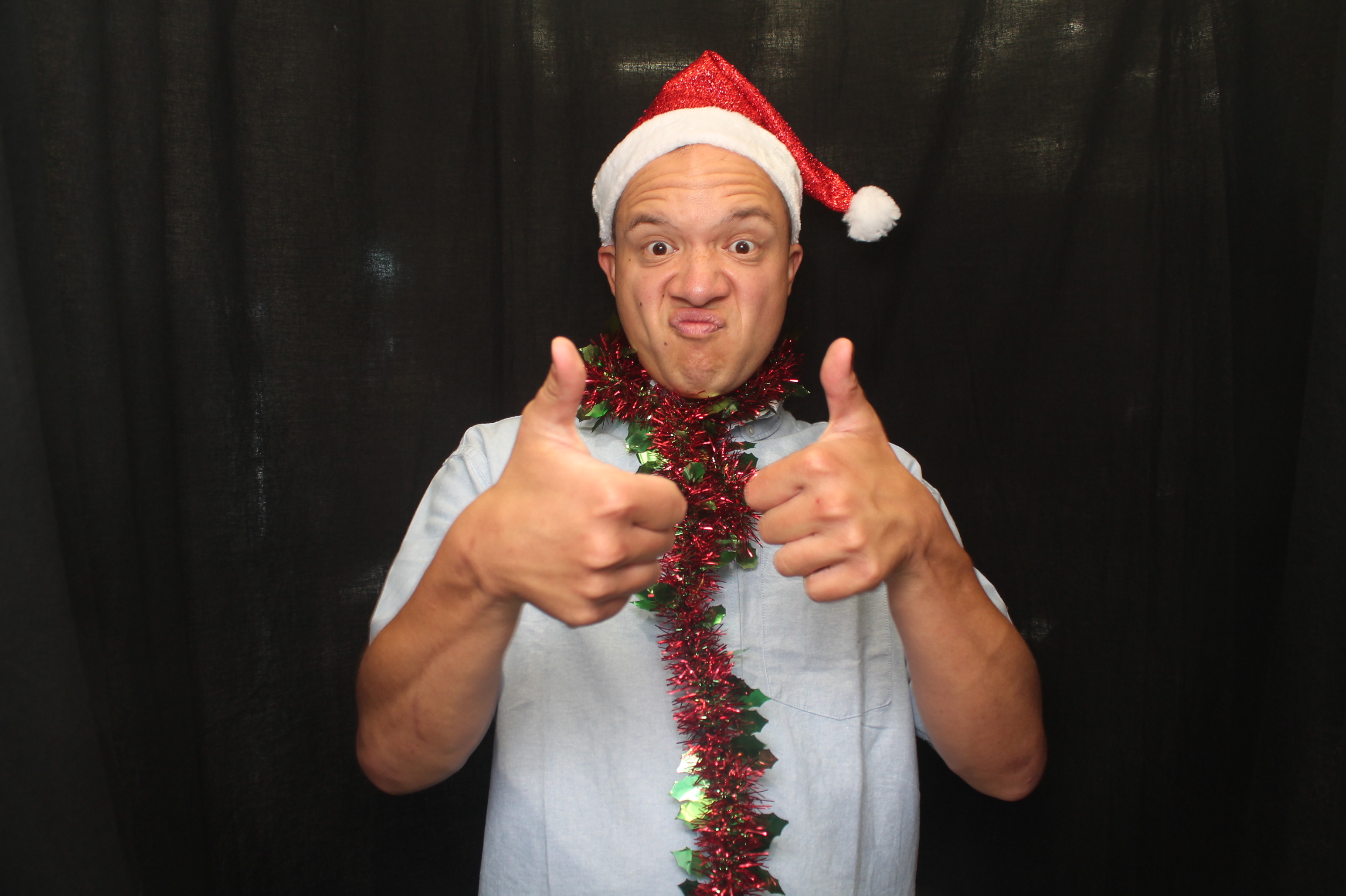 Bunnings - Porirua: 18 Dec 2022 | View more photos from the event at wgtngallery.classicphotobooths.co.nz/u/wgtncpbgallery/Bunnings-Porirua-18-Dec-2022