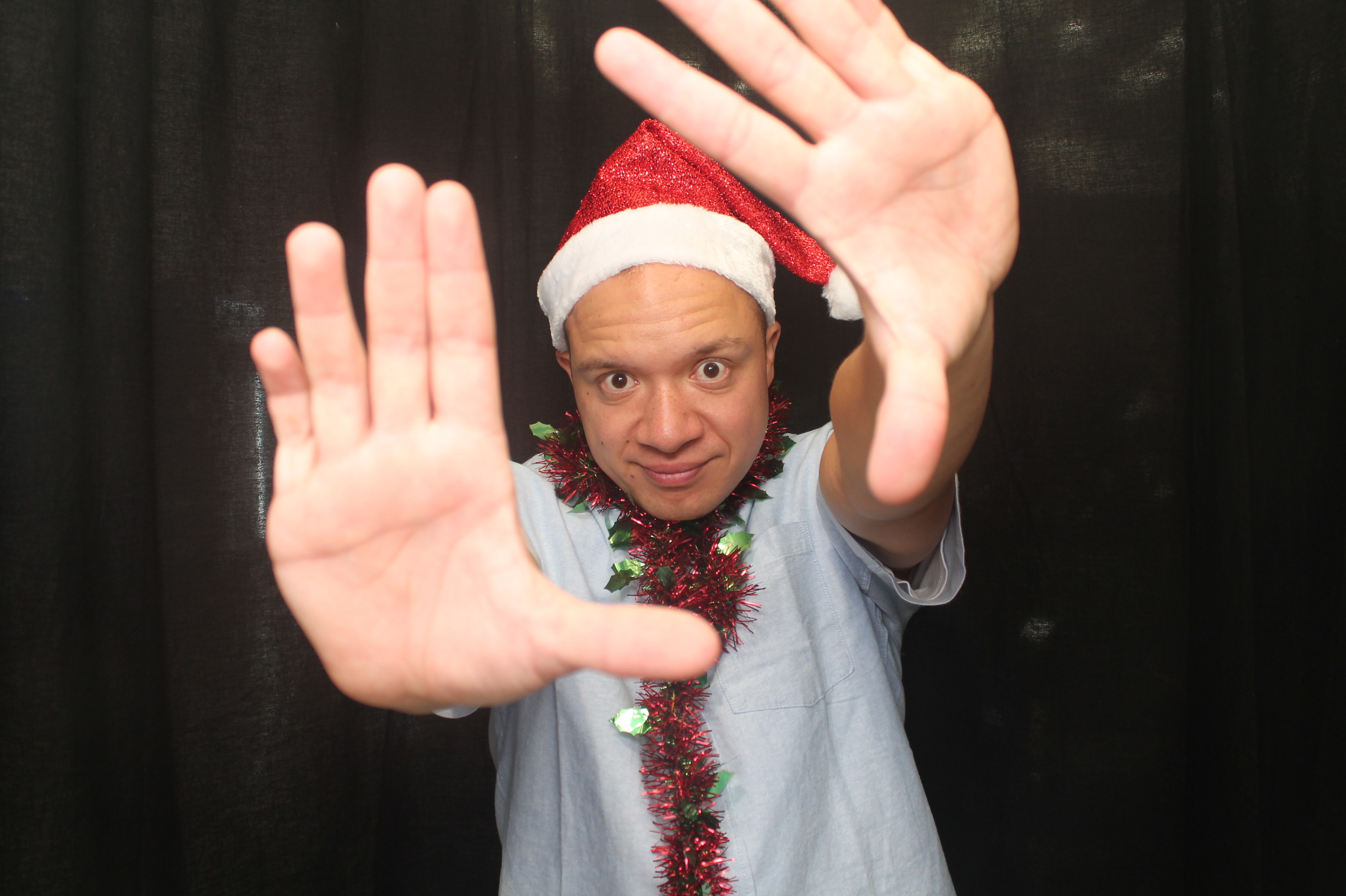 Bunnings - Porirua: 18 Dec 2022 | View more photos from the event at wgtngallery.classicphotobooths.co.nz/u/wgtncpbgallery/Bunnings-Porirua-18-Dec-2022