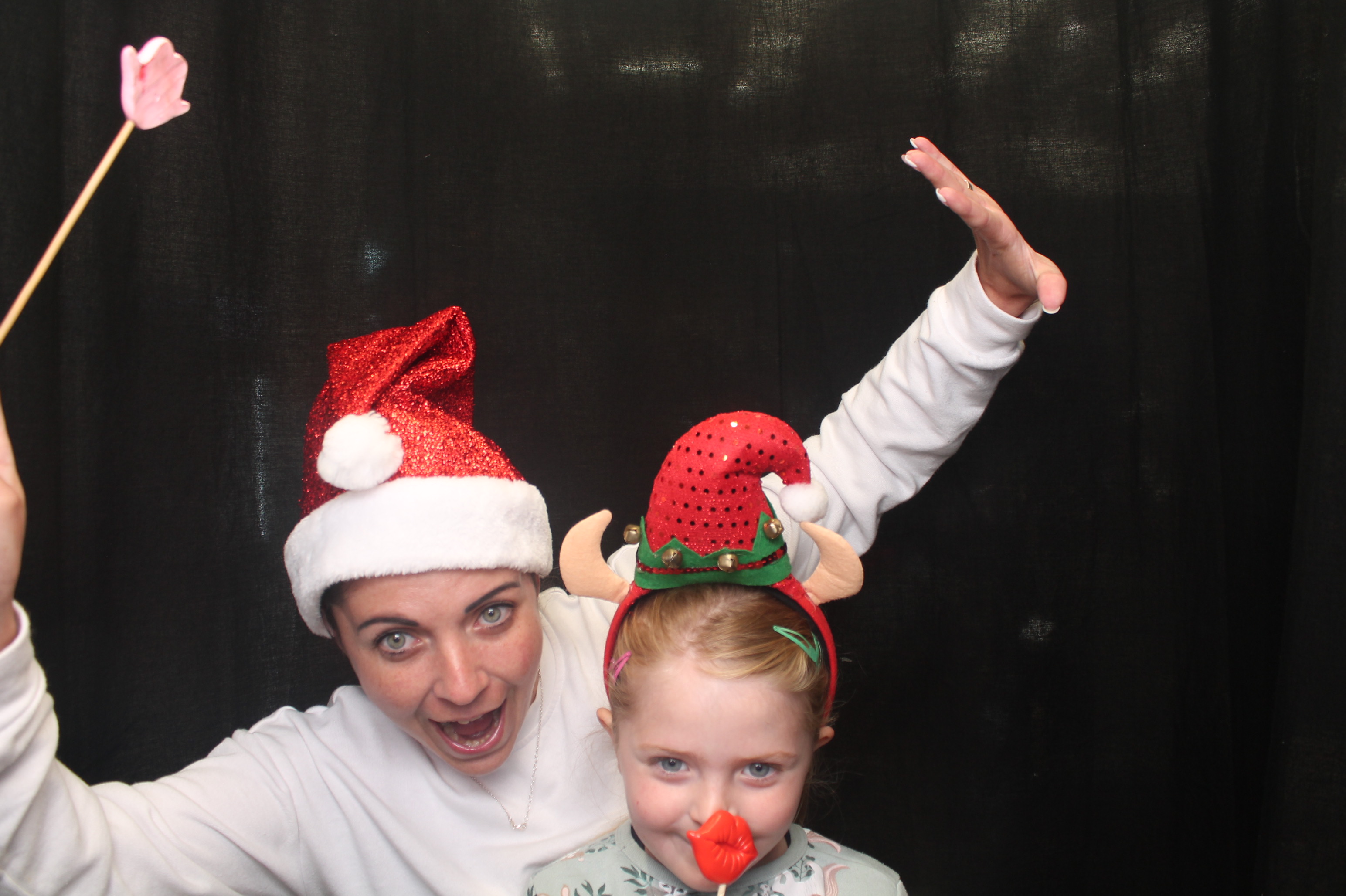 Bunnings - Porirua: 18 Dec 2022 | View more photos from the event at wgtngallery.classicphotobooths.co.nz/u/wgtncpbgallery/Bunnings-Porirua-18-Dec-2022