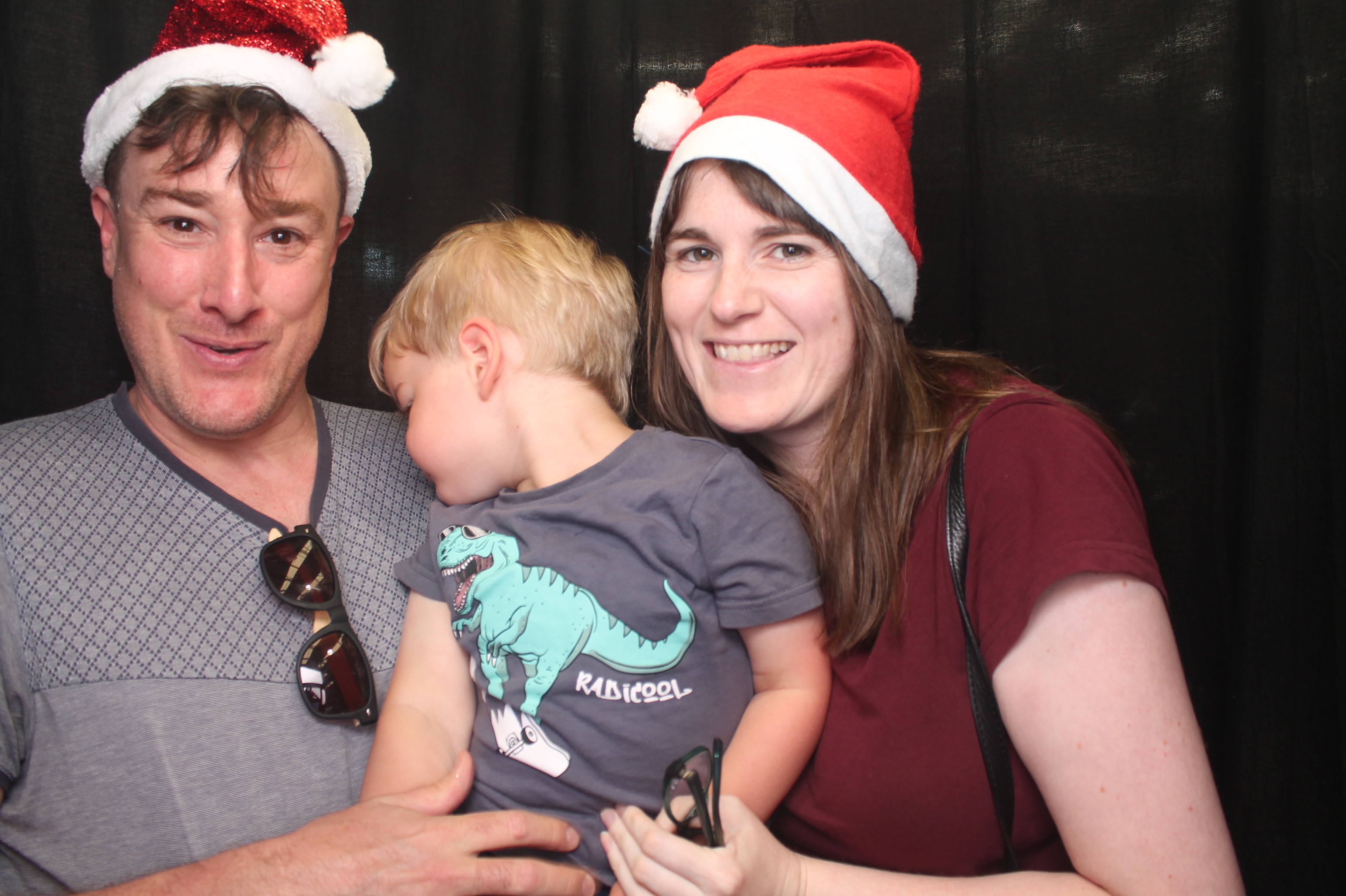 Bunnings - Porirua: 18 Dec 2022 | View more photos from the event at wgtngallery.classicphotobooths.co.nz/u/wgtncpbgallery/Bunnings-Porirua-18-Dec-2022