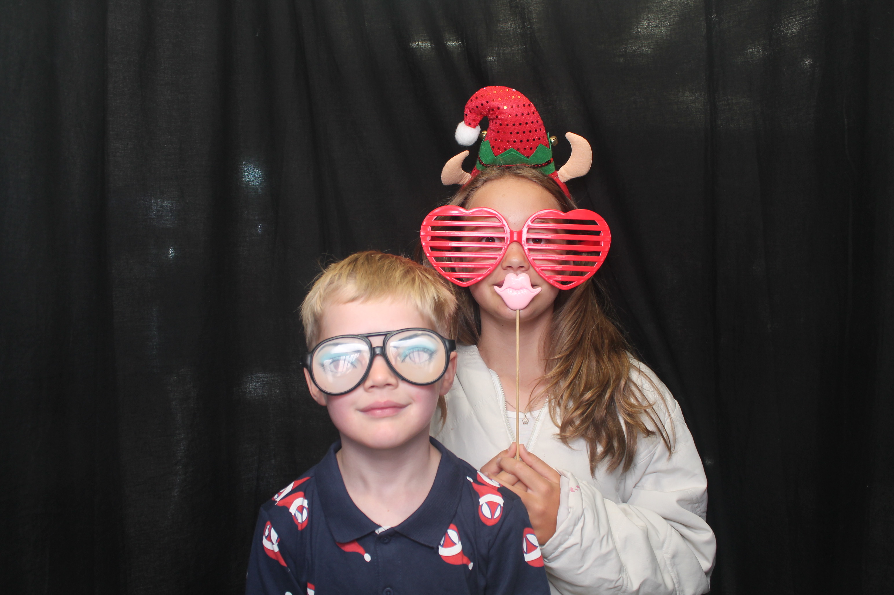 Bunnings - Porirua: 18 Dec 2022 | View more photos from the event at wgtngallery.classicphotobooths.co.nz/u/wgtncpbgallery/Bunnings-Porirua-18-Dec-2022