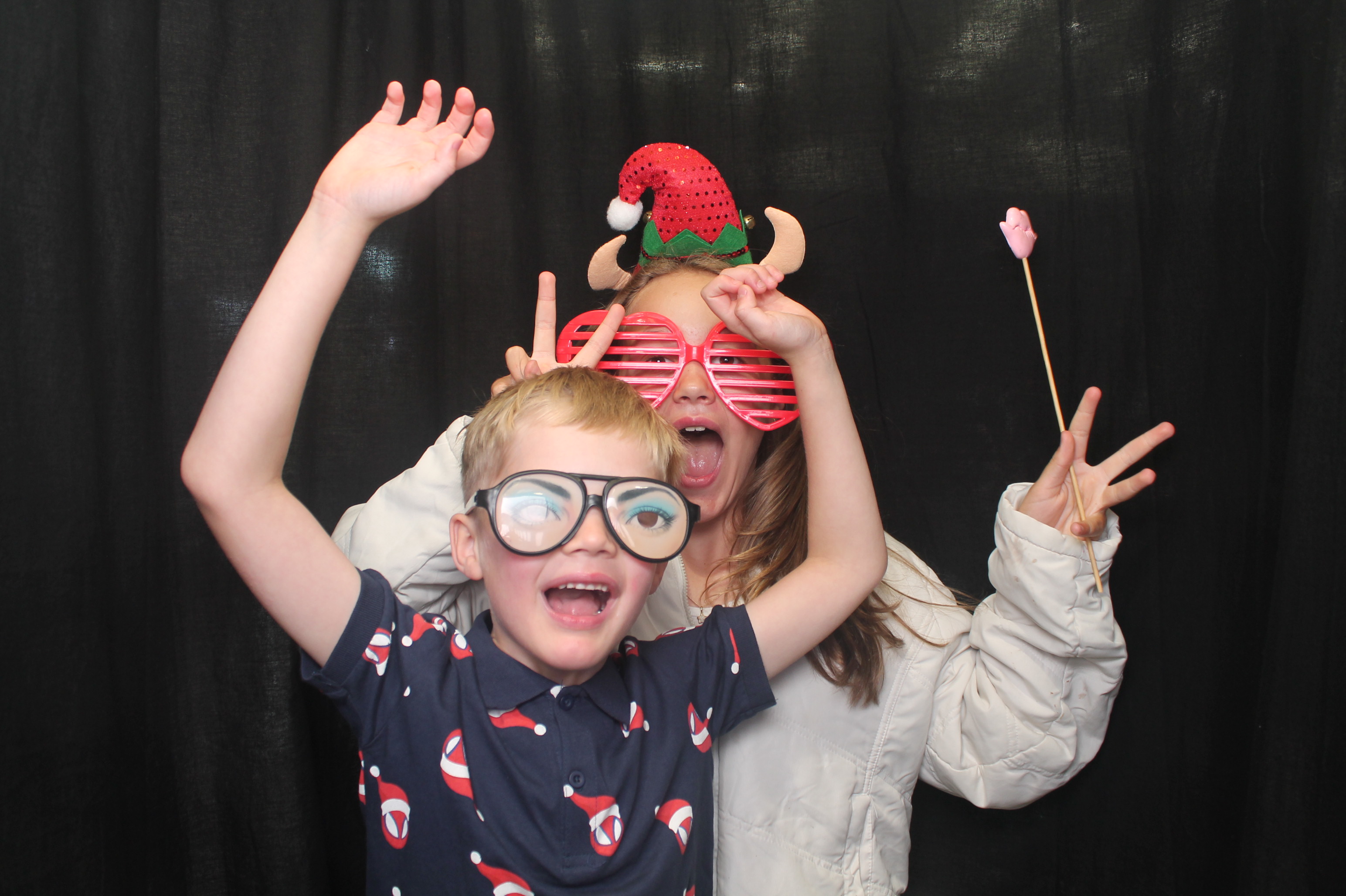 Bunnings - Porirua: 18 Dec 2022 | View more photos from the event at wgtngallery.classicphotobooths.co.nz/u/wgtncpbgallery/Bunnings-Porirua-18-Dec-2022