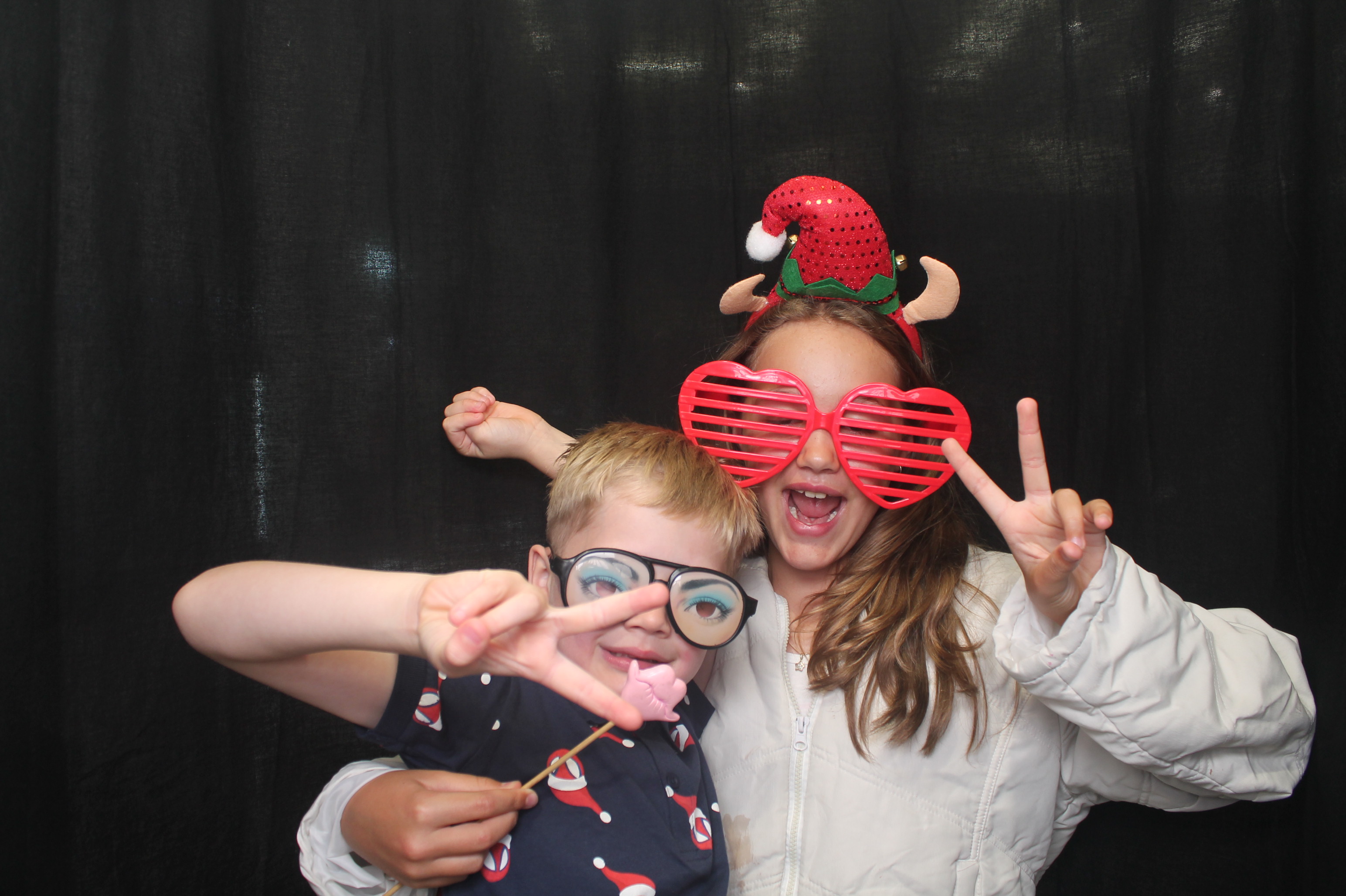 Bunnings - Porirua: 18 Dec 2022 | View more photos from the event at wgtngallery.classicphotobooths.co.nz/u/wgtncpbgallery/Bunnings-Porirua-18-Dec-2022