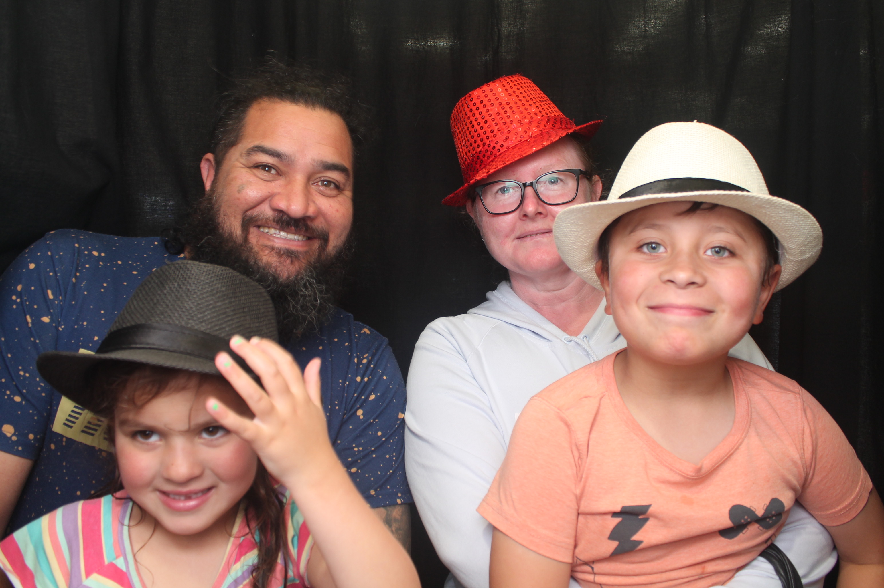 Bunnings - Porirua: 18 Dec 2022 | View more photos from the event at wgtngallery.classicphotobooths.co.nz/u/wgtncpbgallery/Bunnings-Porirua-18-Dec-2022