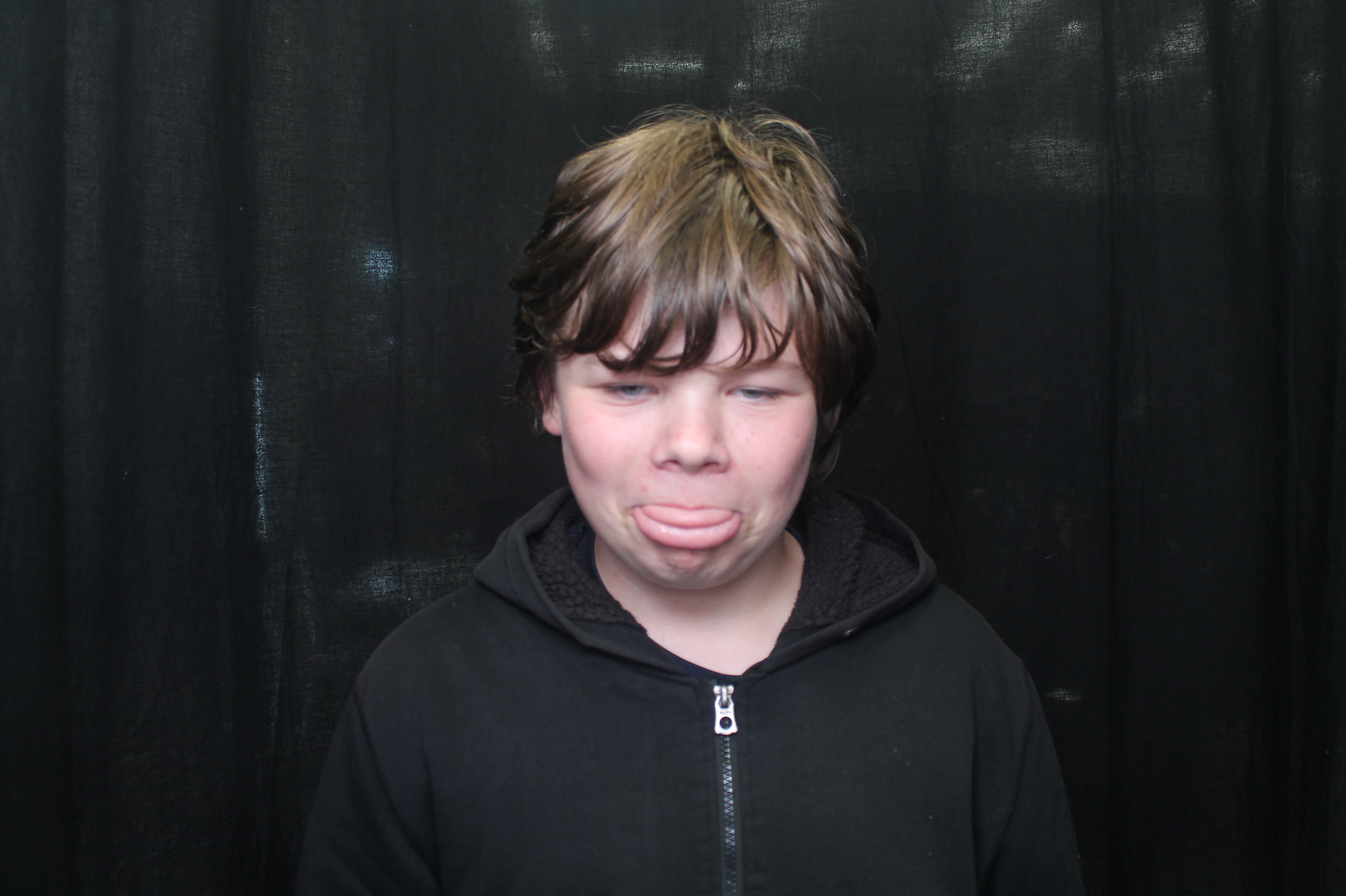 Bunnings - Porirua: 18 Dec 2022 | View more photos from the event at wgtngallery.classicphotobooths.co.nz/u/wgtncpbgallery/Bunnings-Porirua-18-Dec-2022