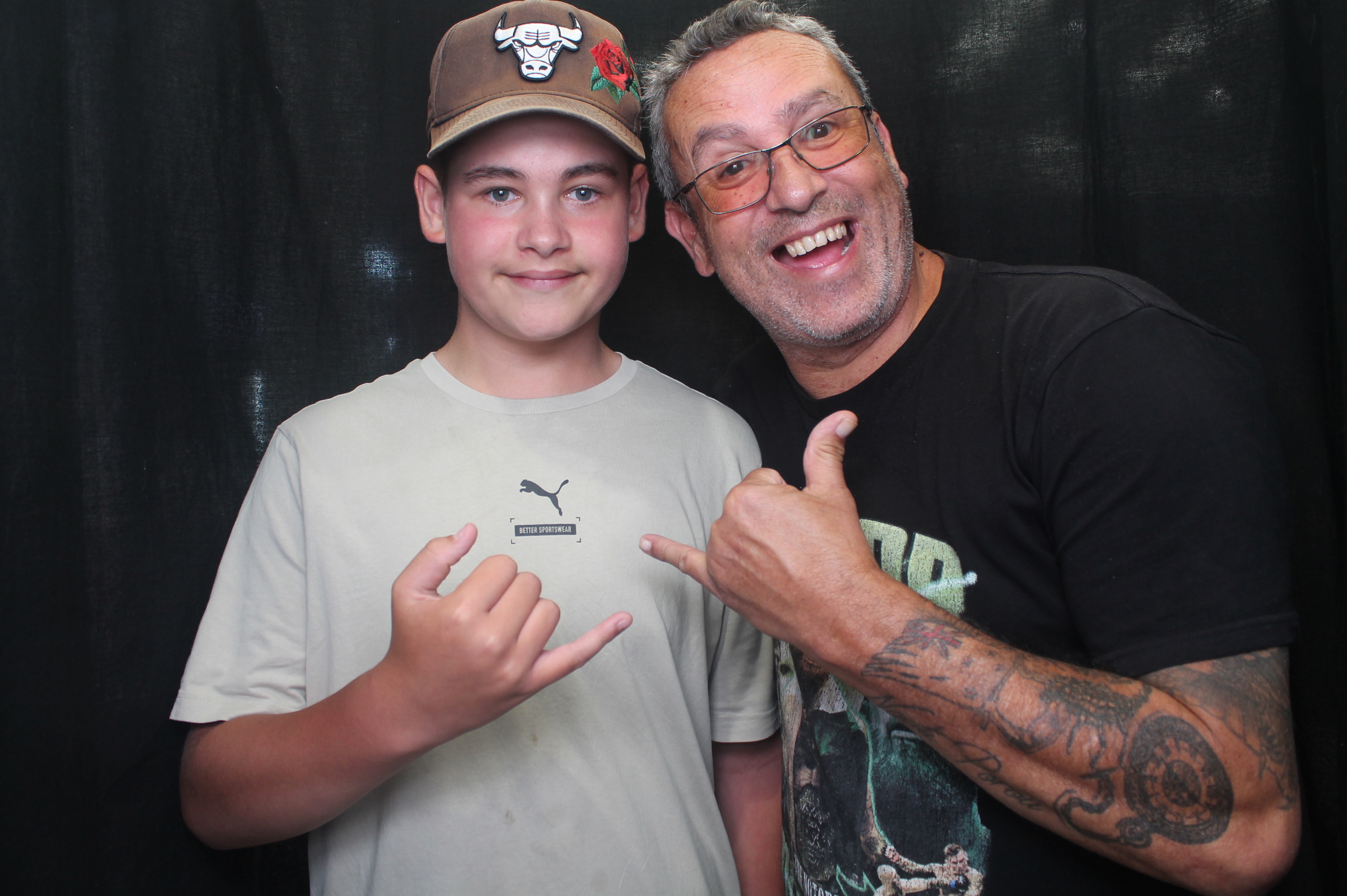 Bunnings - Porirua: 18 Dec 2022 | View more photos from the event at wgtngallery.classicphotobooths.co.nz/u/wgtncpbgallery/Bunnings-Porirua-18-Dec-2022