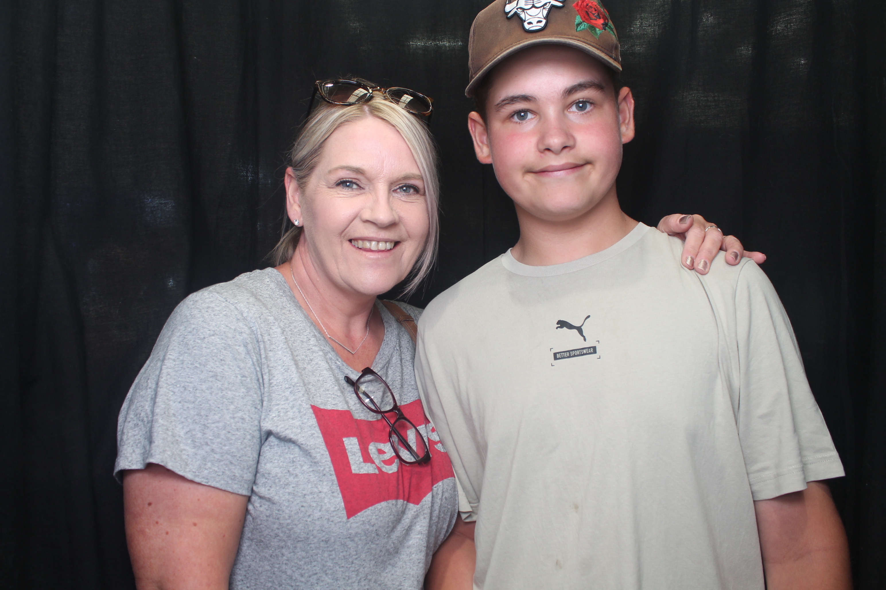 Bunnings - Porirua: 18 Dec 2022 | View more photos from the event at wgtngallery.classicphotobooths.co.nz/u/wgtncpbgallery/Bunnings-Porirua-18-Dec-2022