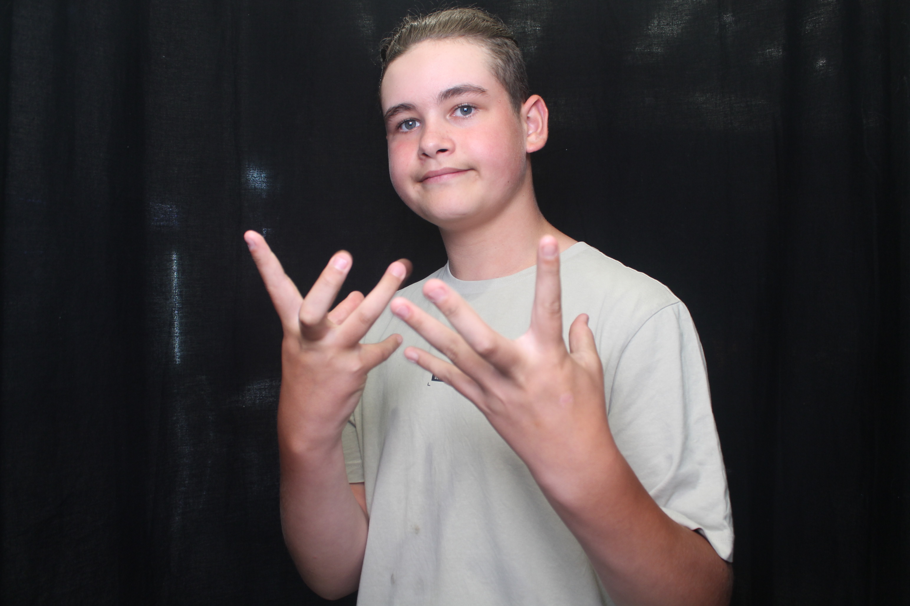 Bunnings - Porirua: 18 Dec 2022 | View more photos from the event at wgtngallery.classicphotobooths.co.nz/u/wgtncpbgallery/Bunnings-Porirua-18-Dec-2022