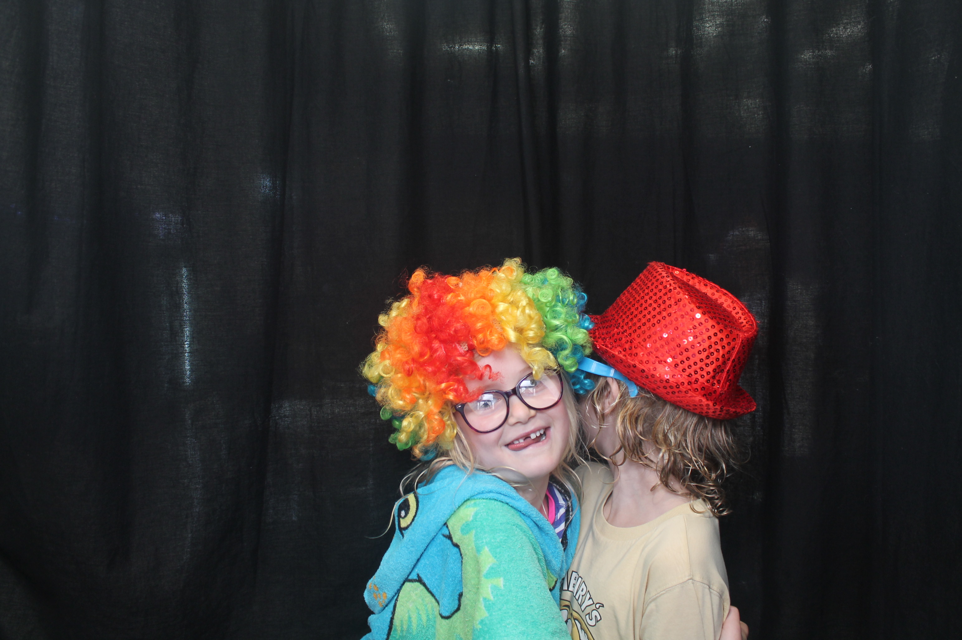 Bunnings - Porirua: 18 Dec 2022 | View more photos from the event at wgtngallery.classicphotobooths.co.nz/u/wgtncpbgallery/Bunnings-Porirua-18-Dec-2022