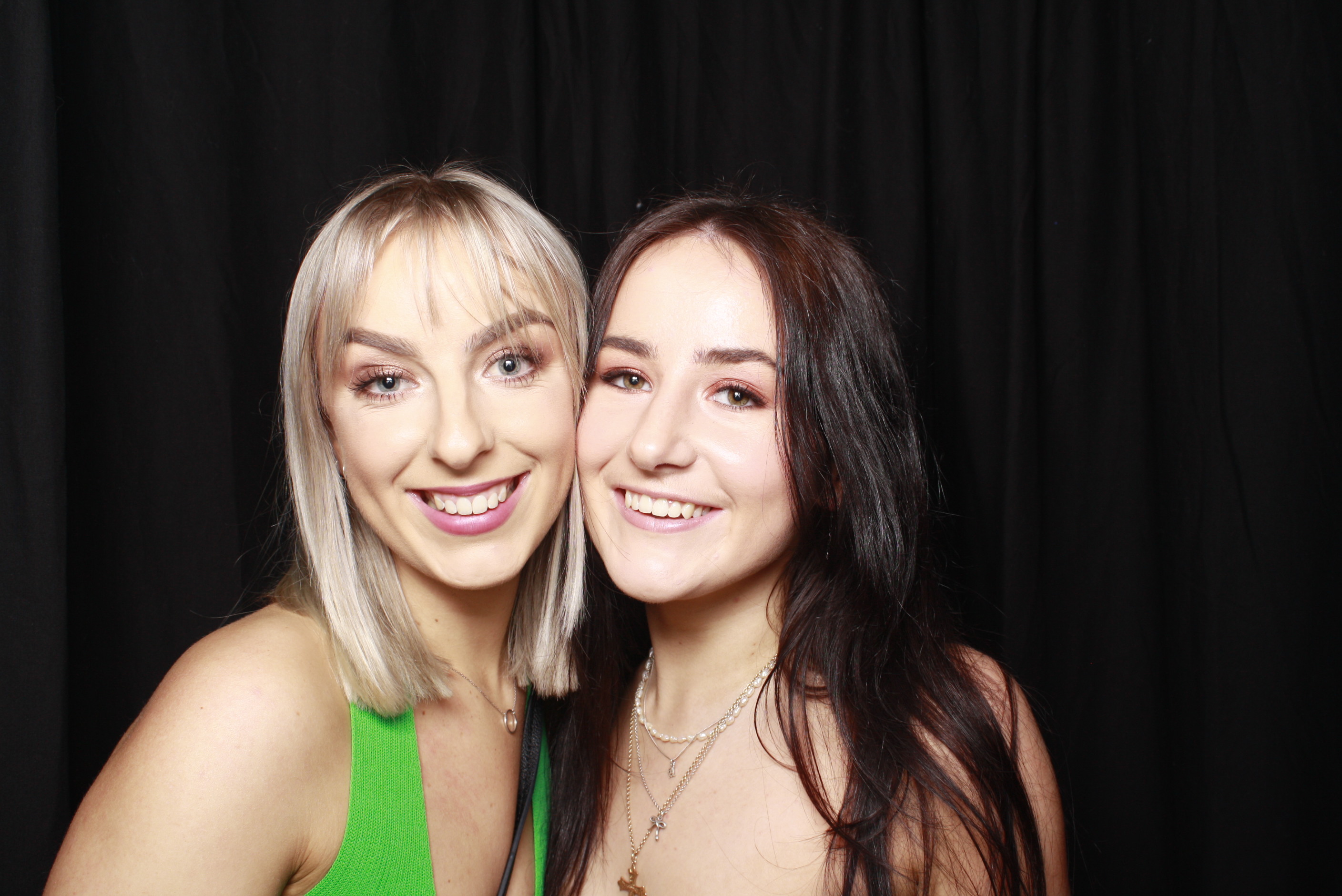 Nicole's 21st... 2022 | View more photos from the event at wgtngallery.classicphotobooths.co.nz/u/wgtncpbgallery/Nicoles-21st-2022