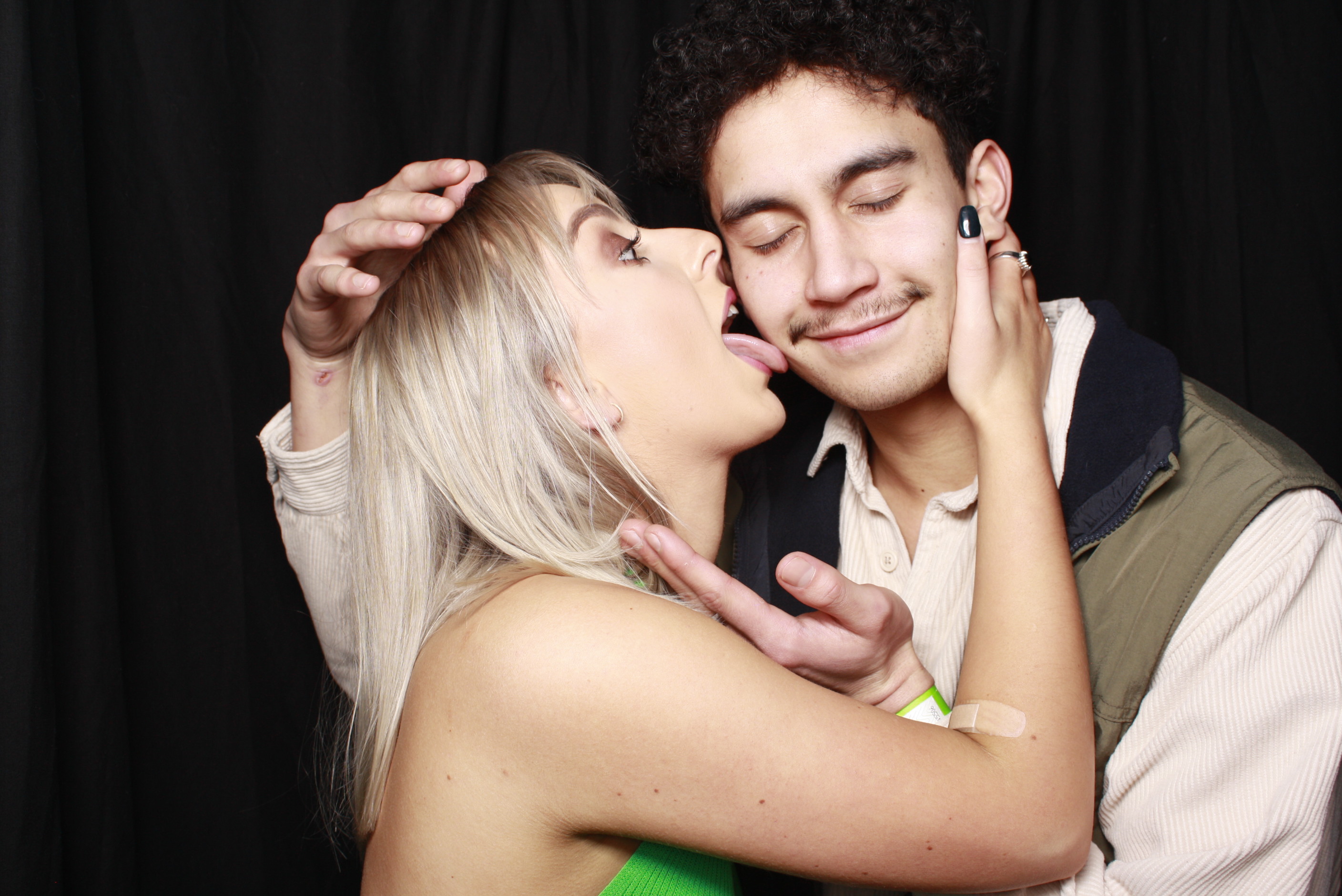 Nicole's 21st... 2022 | View more photos from the event at wgtngallery.classicphotobooths.co.nz/u/wgtncpbgallery/Nicoles-21st-2022