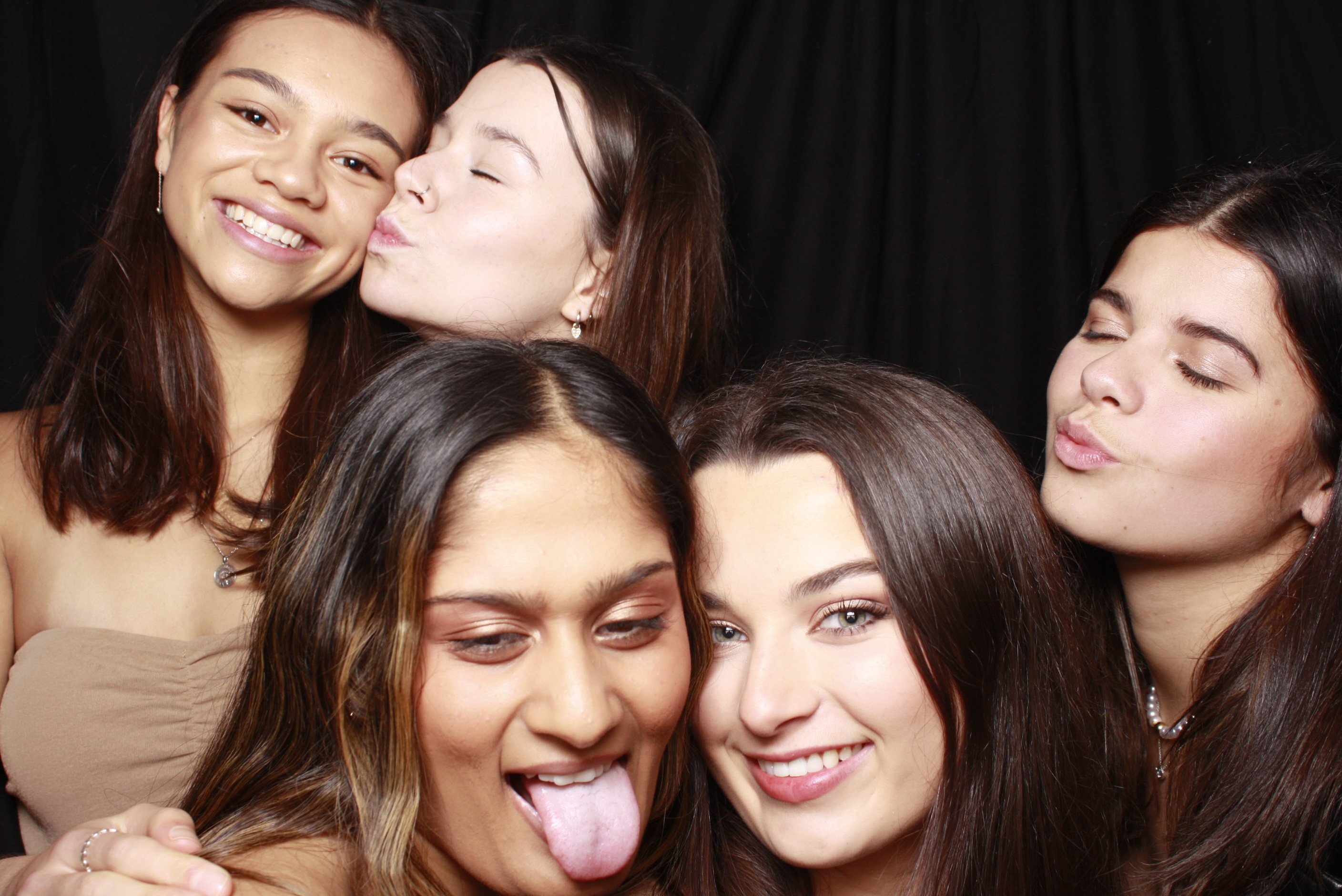 Nicole's 21st... 2022 | View more photos from the event at wgtngallery.classicphotobooths.co.nz/u/wgtncpbgallery/Nicoles-21st-2022