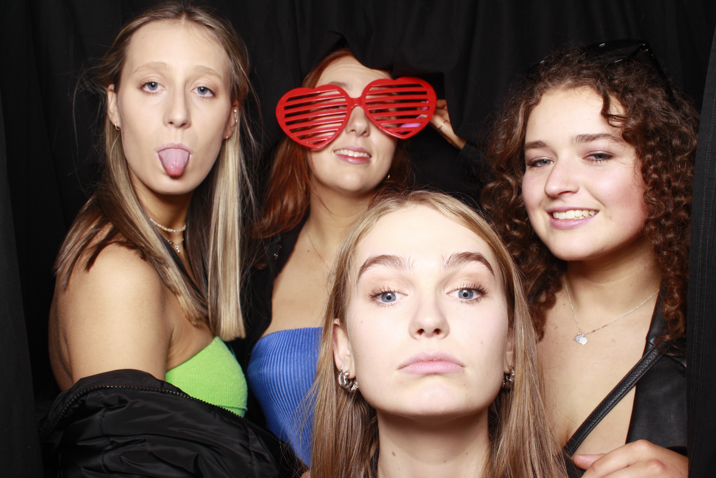 Nicole's 21st... 2022 | View more photos from the event at wgtngallery.classicphotobooths.co.nz/u/wgtncpbgallery/Nicoles-21st-2022