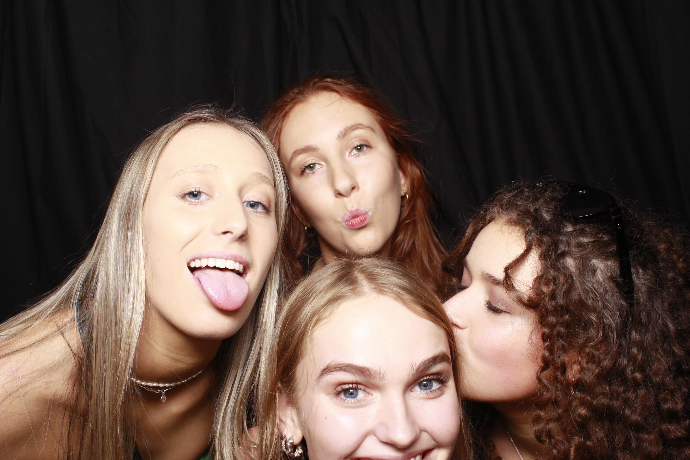 Nicole's 21st... 2022 | View more photos from the event at wgtngallery.classicphotobooths.co.nz/u/wgtncpbgallery/Nicoles-21st-2022