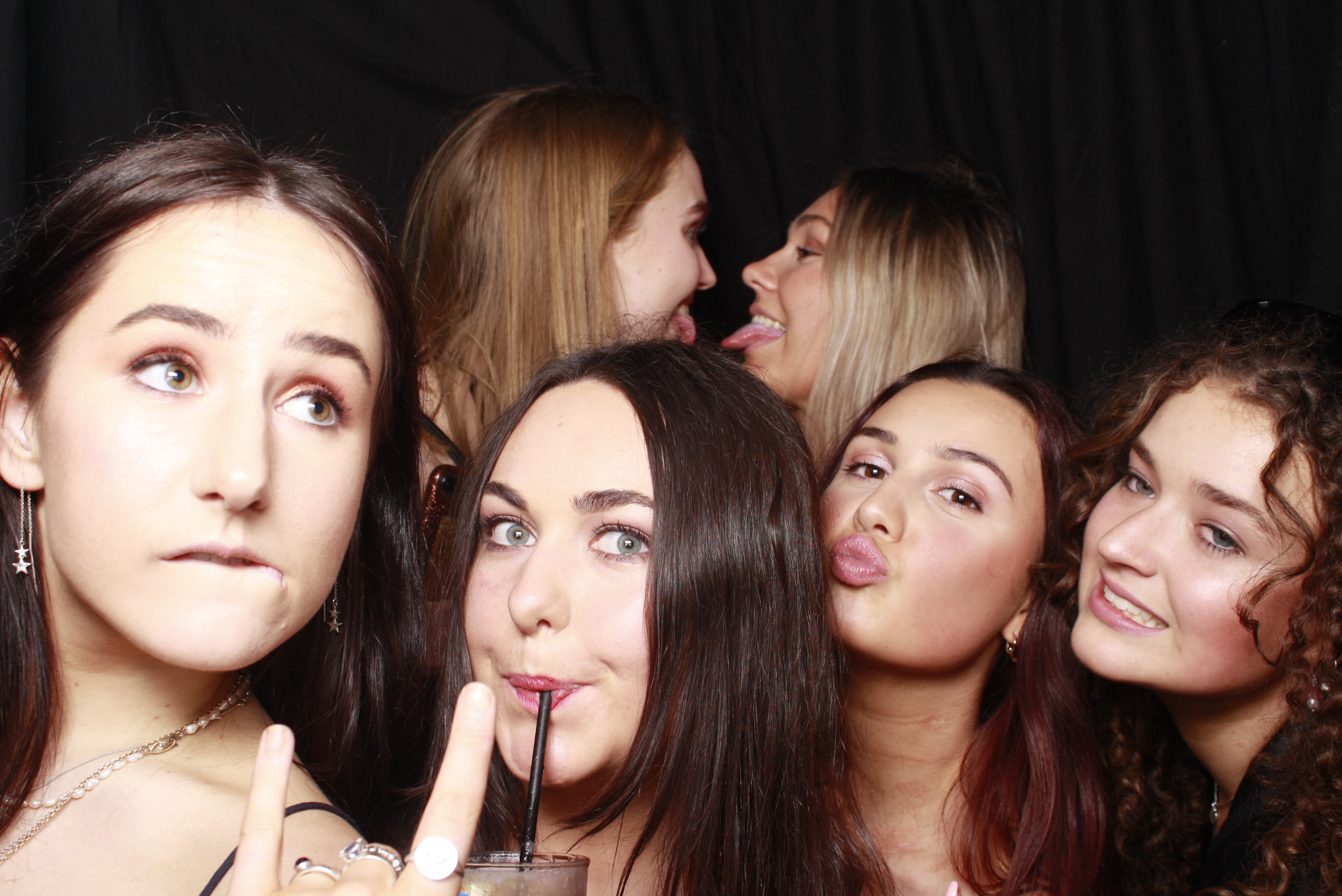 Nicole's 21st... 2022 | View more photos from the event at wgtngallery.classicphotobooths.co.nz/u/wgtncpbgallery/Nicoles-21st-2022