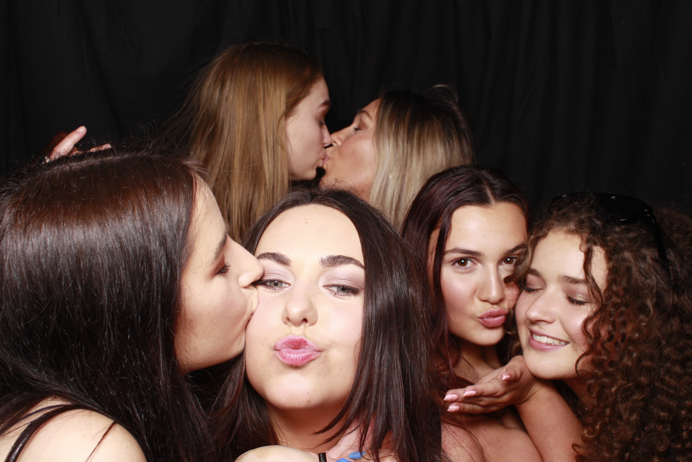 Nicole's 21st... 2022 | View more photos from the event at wgtngallery.classicphotobooths.co.nz/u/wgtncpbgallery/Nicoles-21st-2022