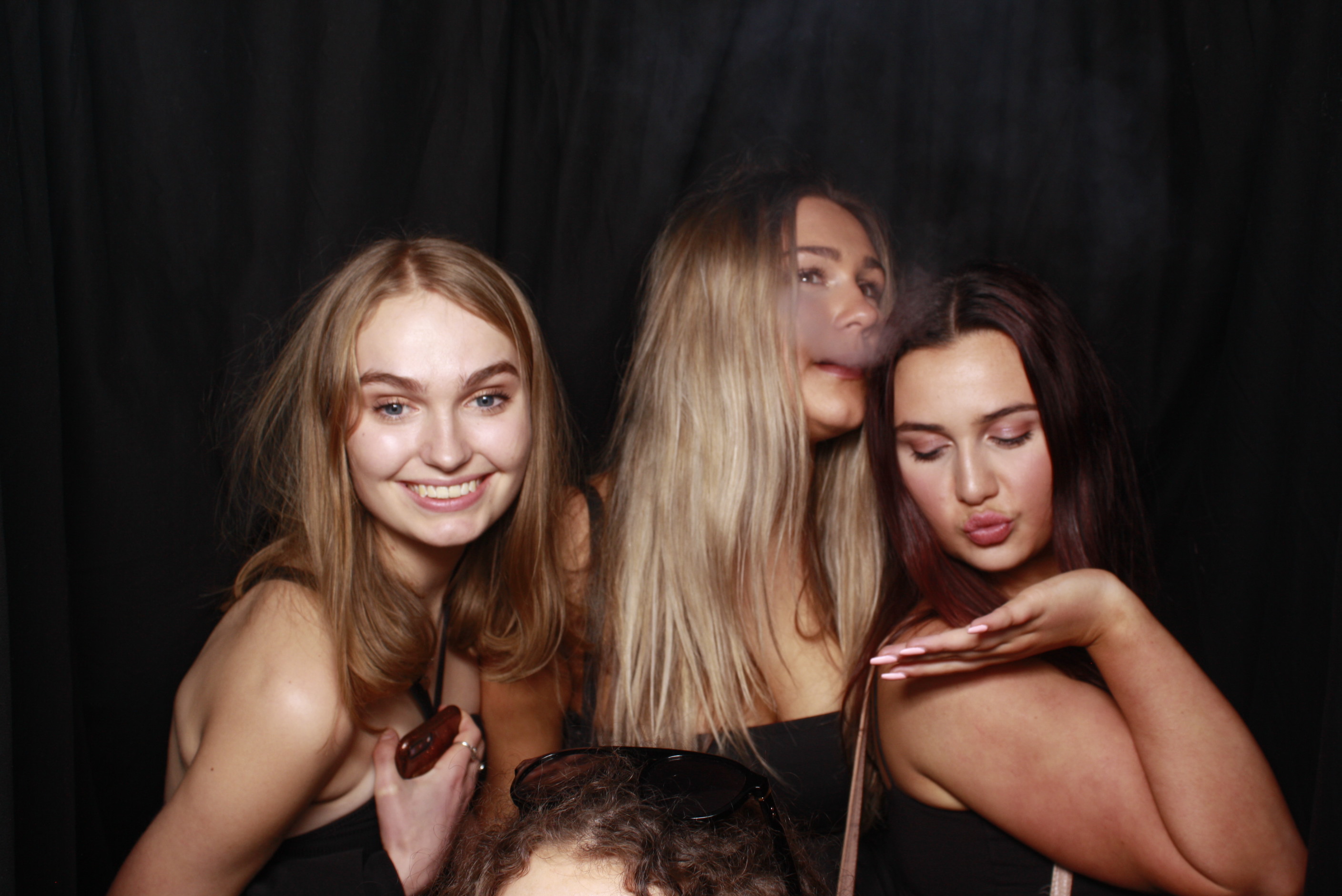 Nicole's 21st... 2022 | View more photos from the event at wgtngallery.classicphotobooths.co.nz/u/wgtncpbgallery/Nicoles-21st-2022