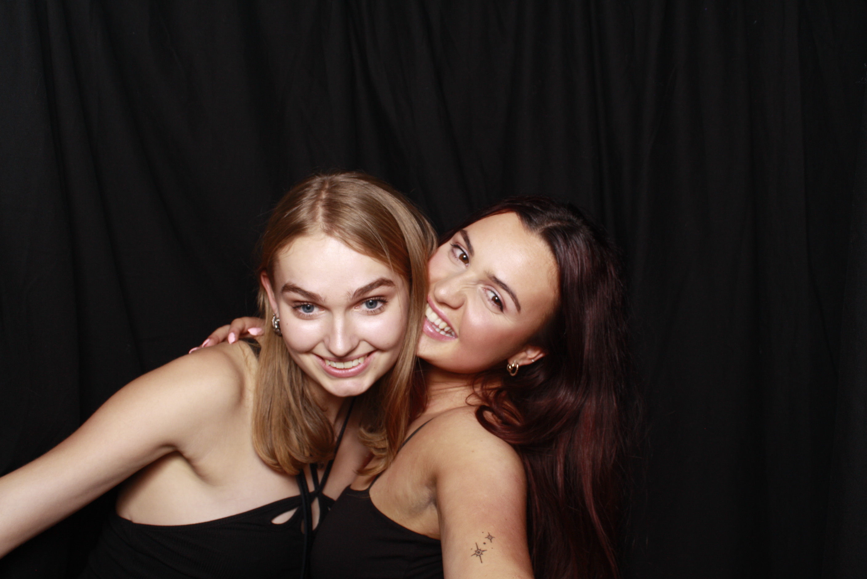 Nicole's 21st... 2022 | View more photos from the event at wgtngallery.classicphotobooths.co.nz/u/wgtncpbgallery/Nicoles-21st-2022