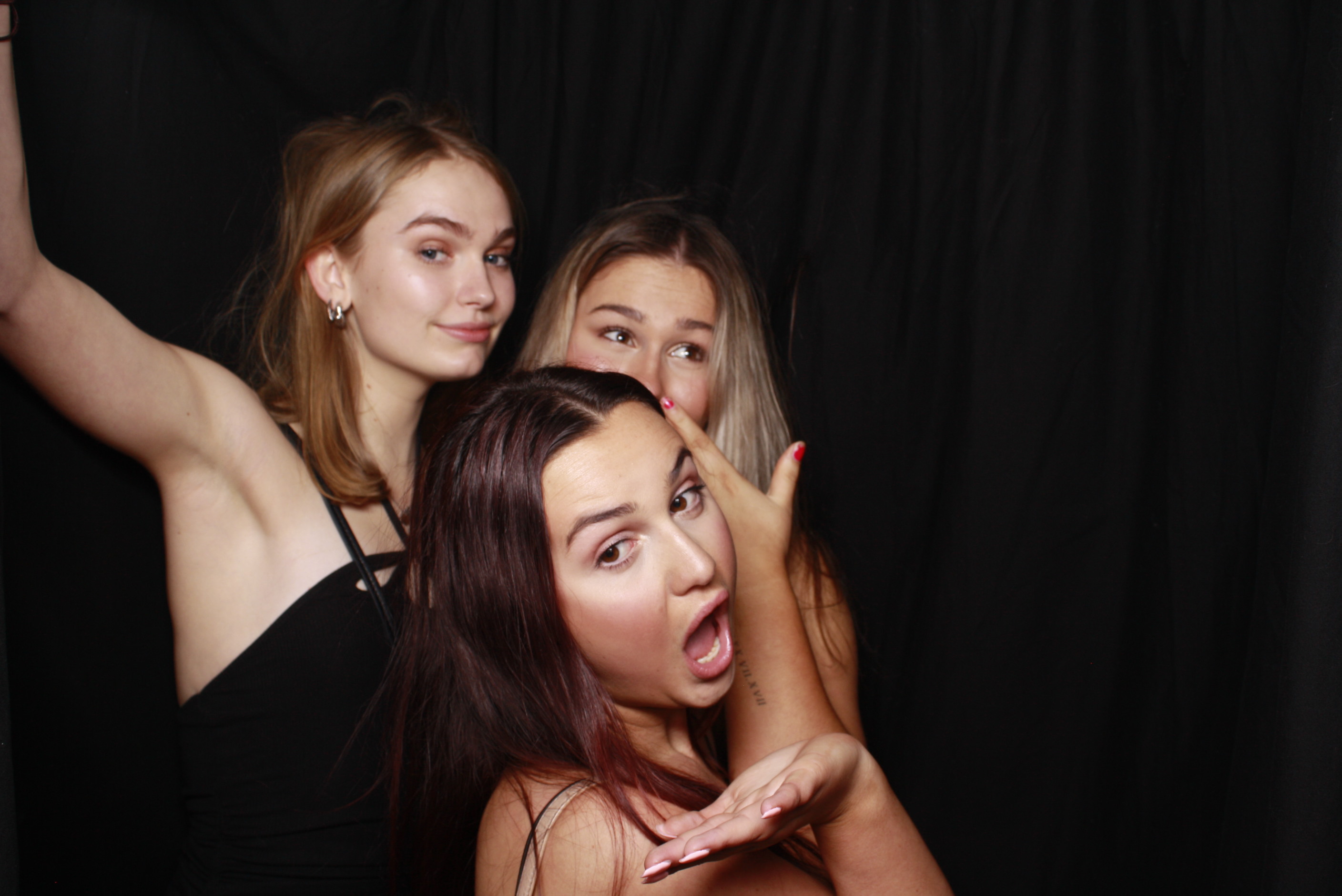 Nicole's 21st... 2022 | View more photos from the event at wgtngallery.classicphotobooths.co.nz/u/wgtncpbgallery/Nicoles-21st-2022