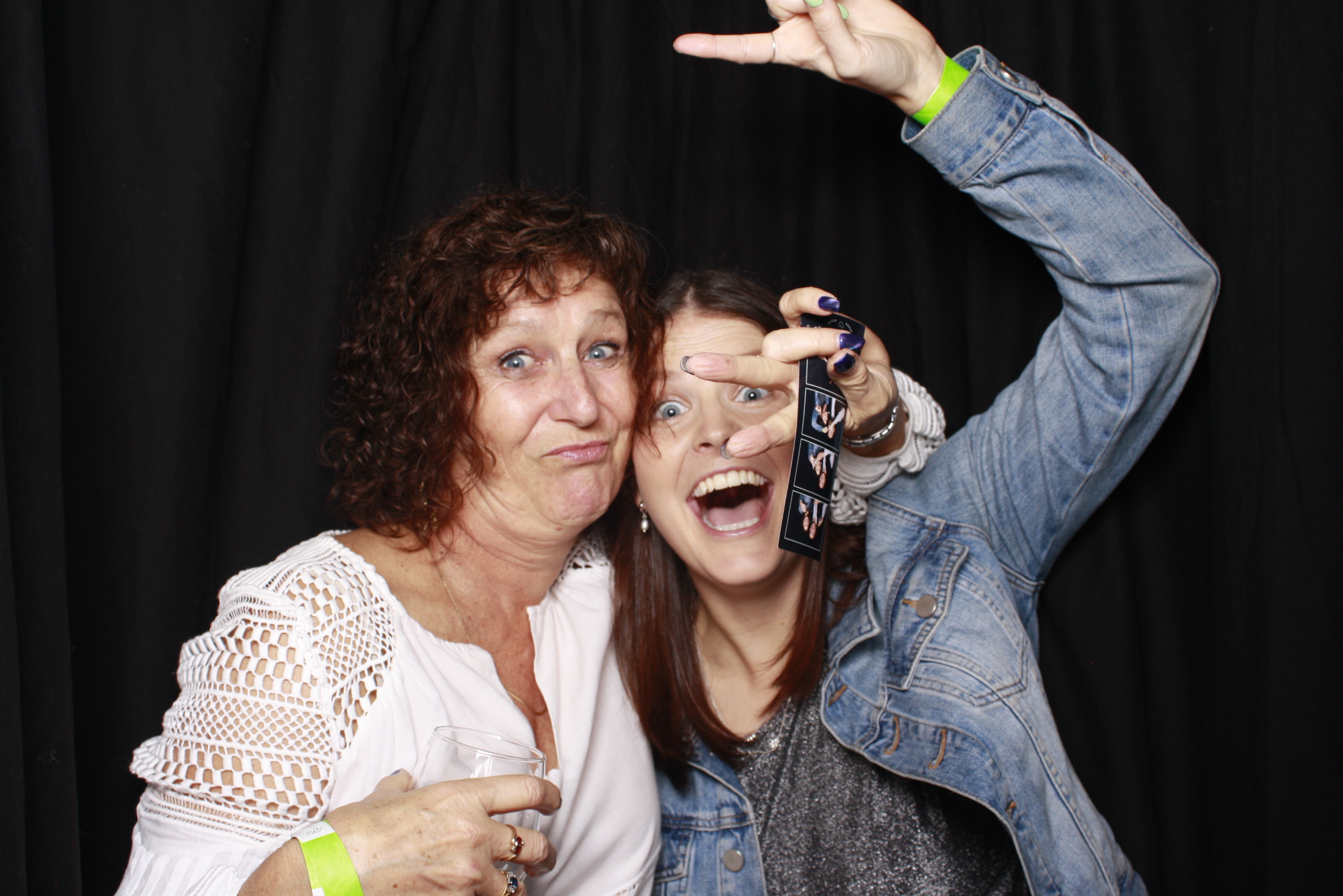 Nicole's 21st... 2022 | View more photos from the event at wgtngallery.classicphotobooths.co.nz/u/wgtncpbgallery/Nicoles-21st-2022