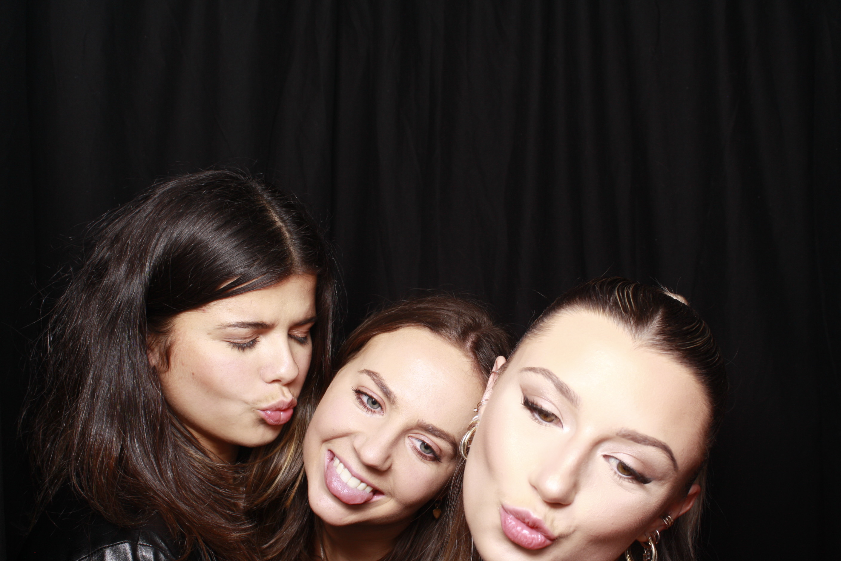 Nicole's 21st... 2022 | View more photos from the event at wgtngallery.classicphotobooths.co.nz/u/wgtncpbgallery/Nicoles-21st-2022