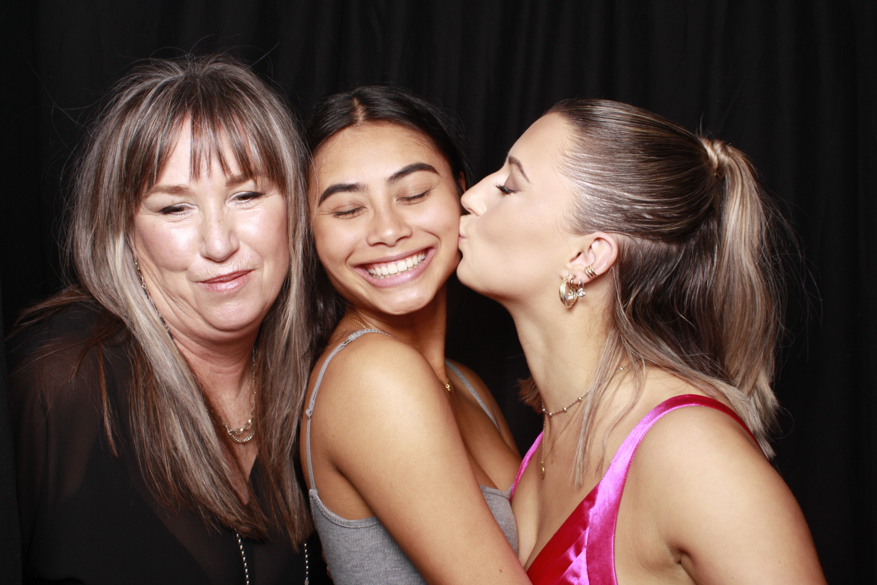 Nicole's 21st... 2022 | View more photos from the event at wgtngallery.classicphotobooths.co.nz/u/wgtncpbgallery/Nicoles-21st-2022