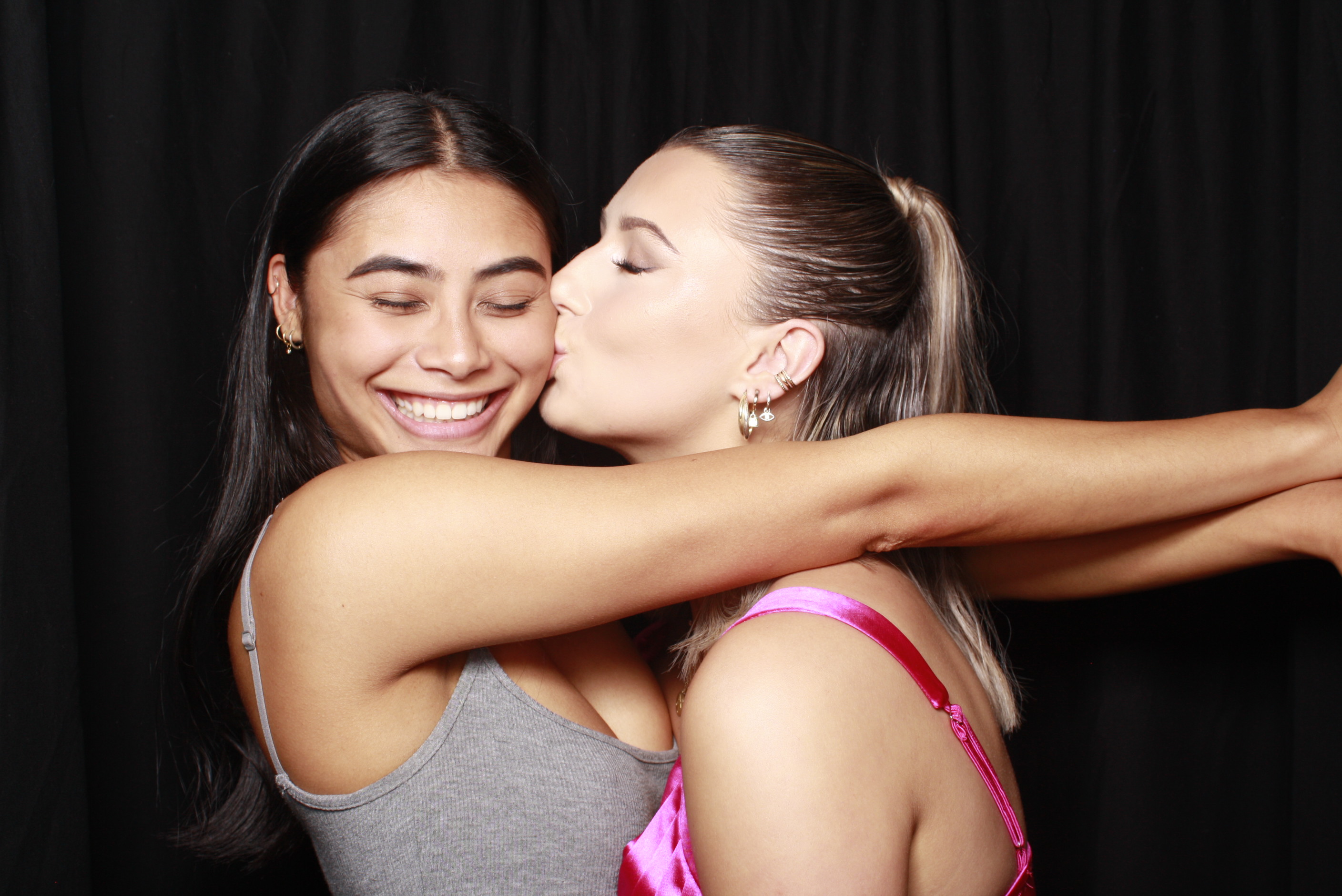 Nicole's 21st... 2022 | View more photos from the event at wgtngallery.classicphotobooths.co.nz/u/wgtncpbgallery/Nicoles-21st-2022