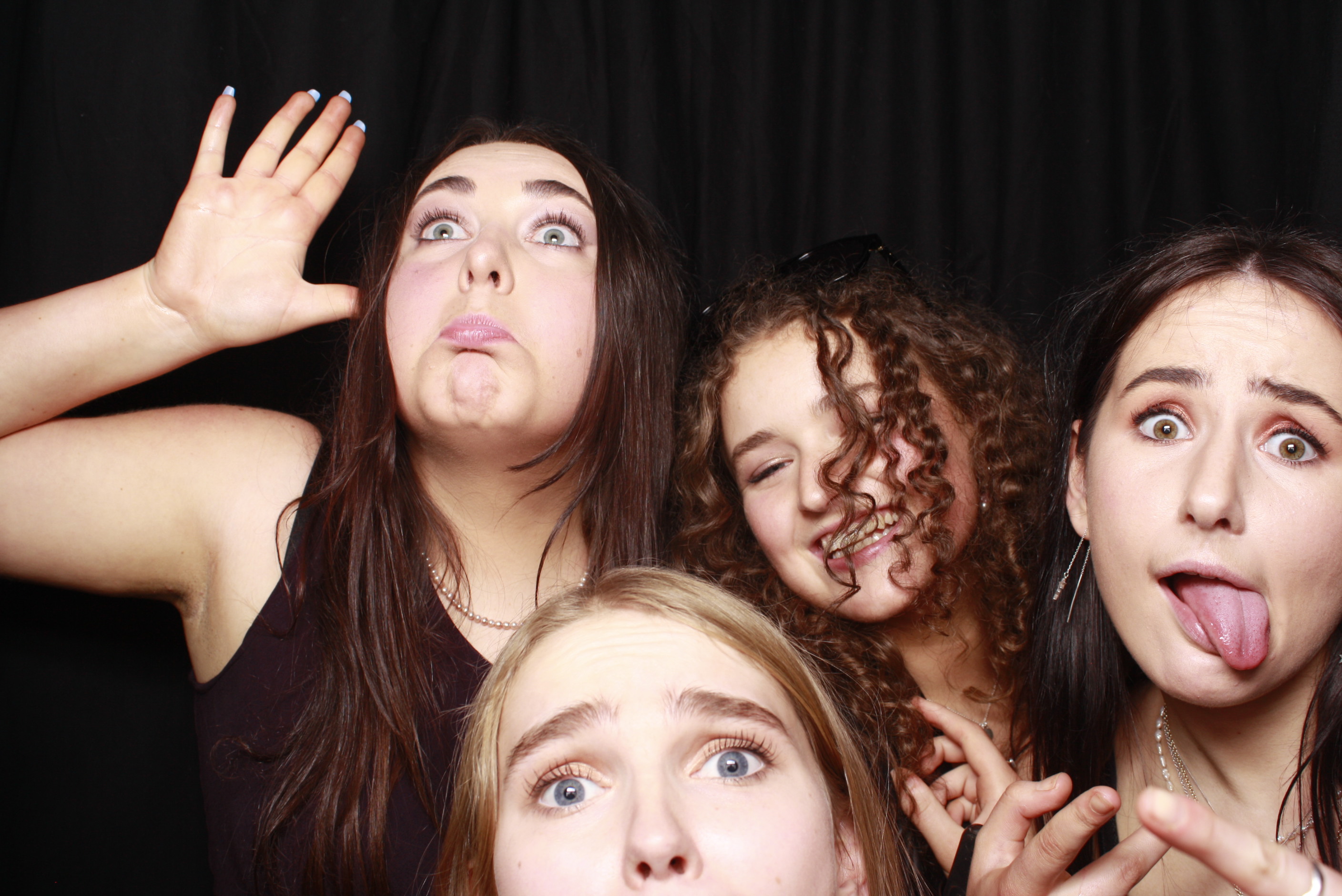 Nicole's 21st... 2022 | View more photos from the event at wgtngallery.classicphotobooths.co.nz/u/wgtncpbgallery/Nicoles-21st-2022