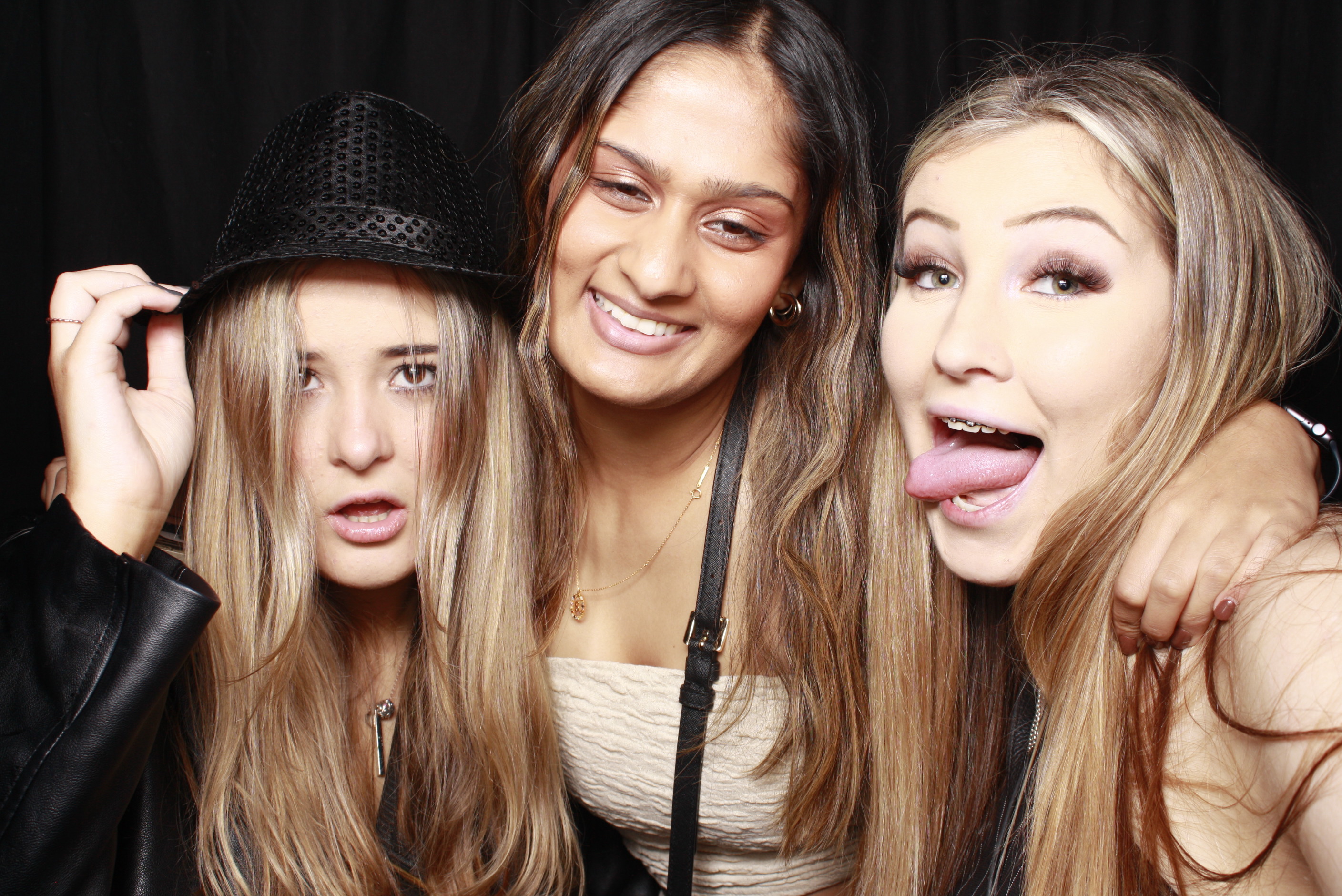 Nicole's 21st... 2022 | View more photos from the event at wgtngallery.classicphotobooths.co.nz/u/wgtncpbgallery/Nicoles-21st-2022