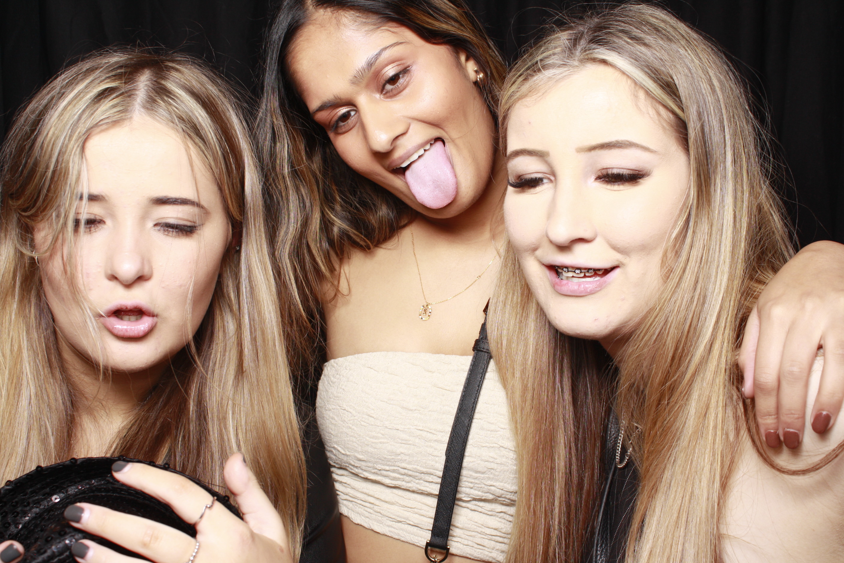 Nicole's 21st... 2022 | View more photos from the event at wgtngallery.classicphotobooths.co.nz/u/wgtncpbgallery/Nicoles-21st-2022