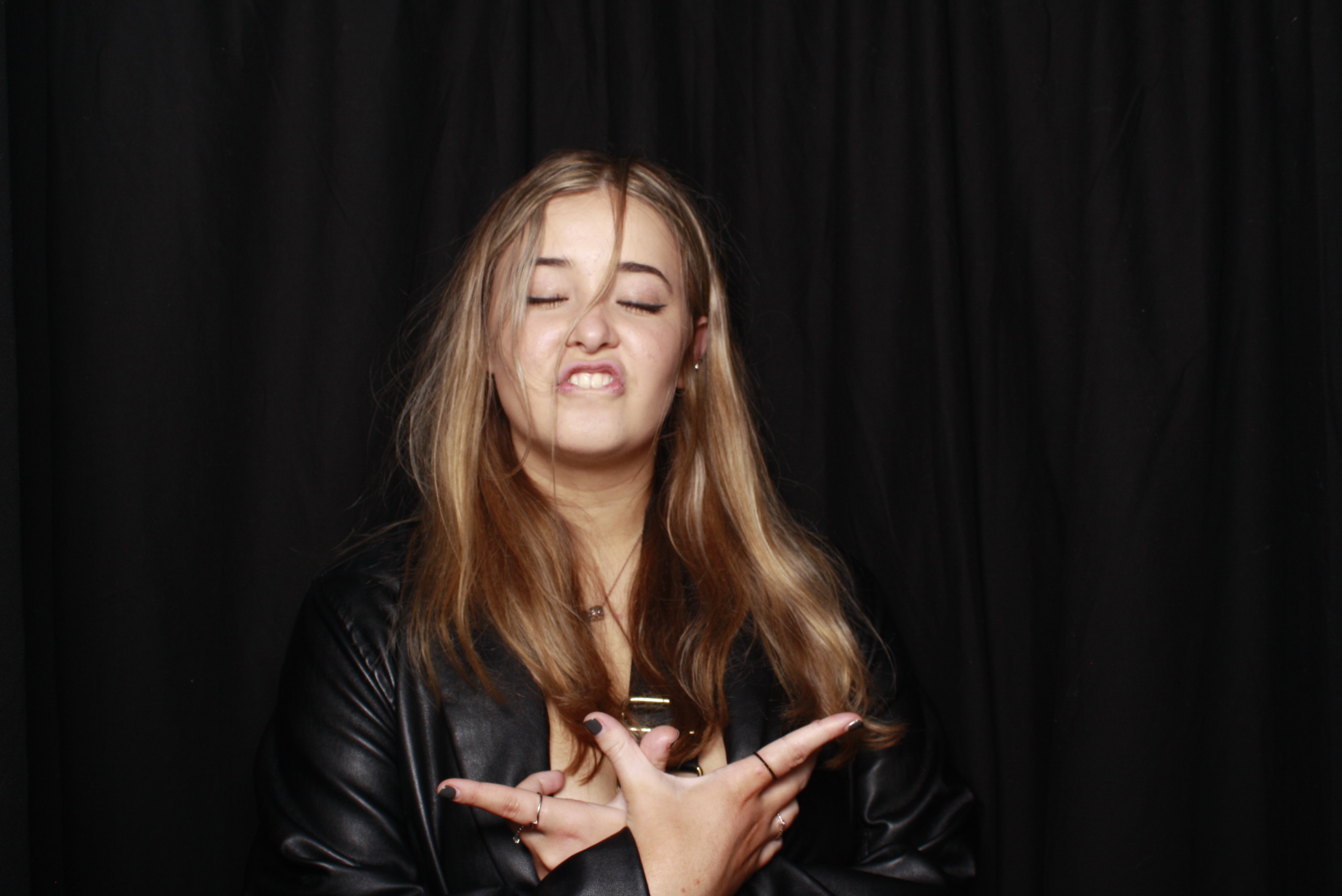 Nicole's 21st... 2022 | View more photos from the event at wgtngallery.classicphotobooths.co.nz/u/wgtncpbgallery/Nicoles-21st-2022